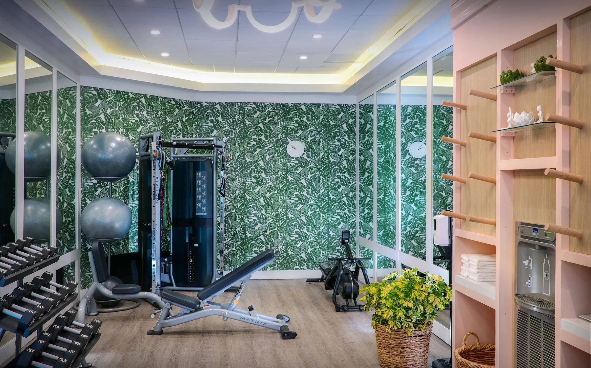 Gimnasio Pelican Grand Beach Resort - A Noble House Resort