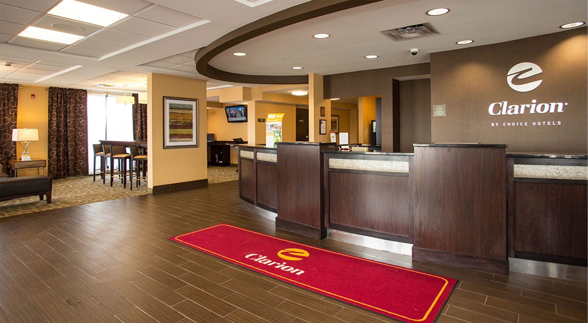 Vista Lobby Clarion Hotel Beachwood - Cleveland