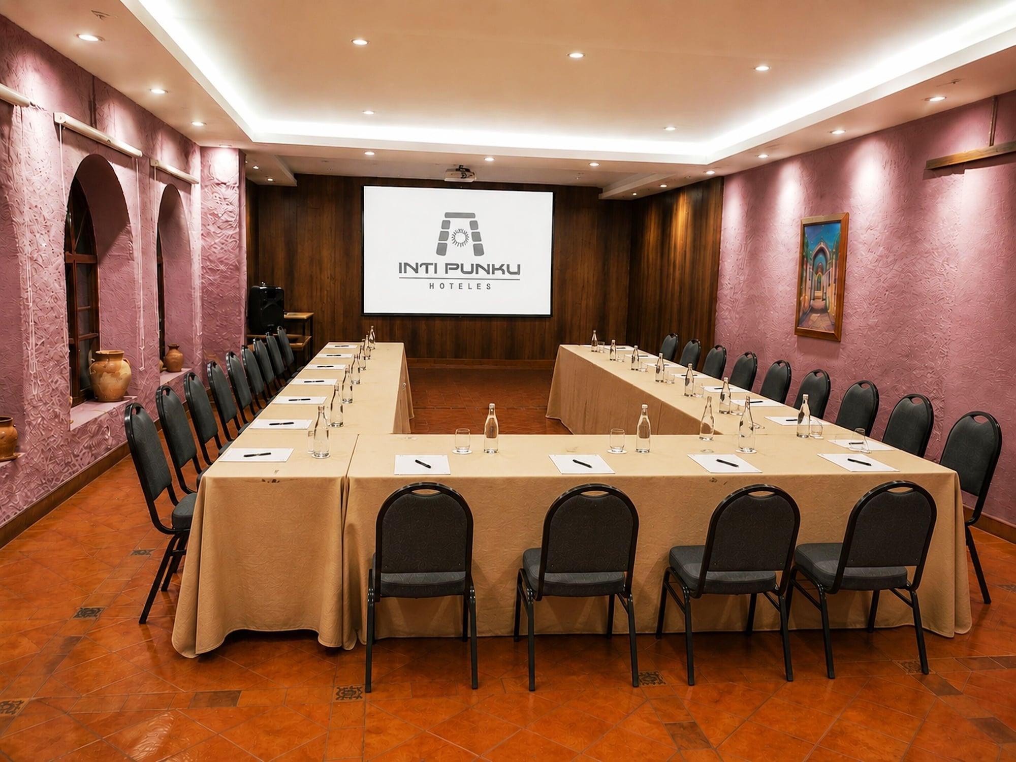 Sala de Reuniones Inti Punku Valle Sagrado