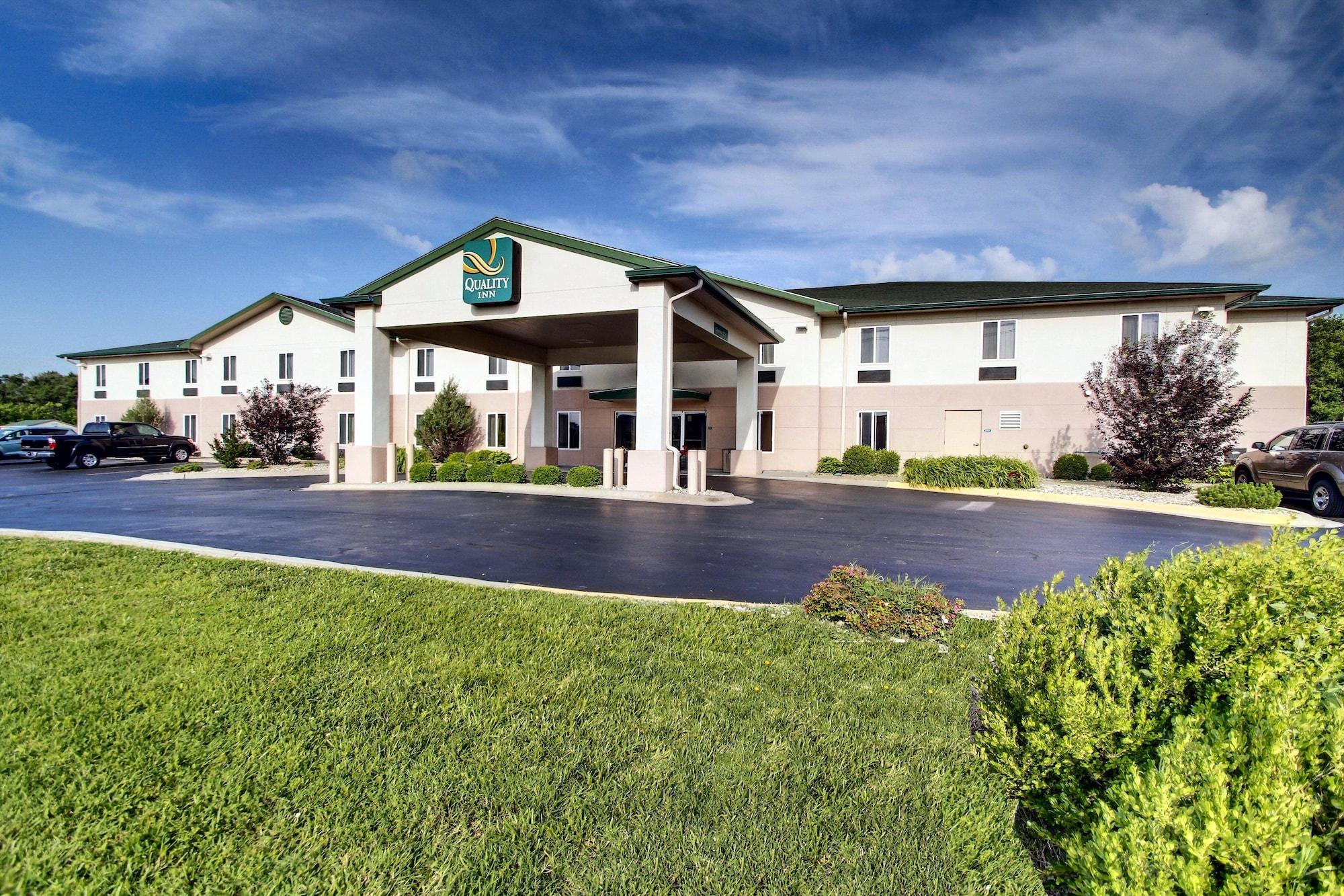 Vista Exterior Quality Inn Junction City - Near Fort Riley