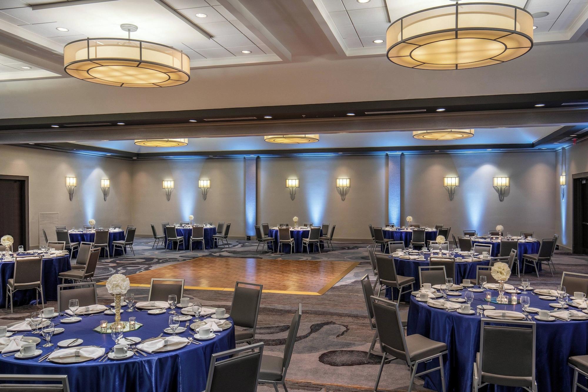 Vista Lobby Delta Hotels by Marriott Chesapeake Norfolk