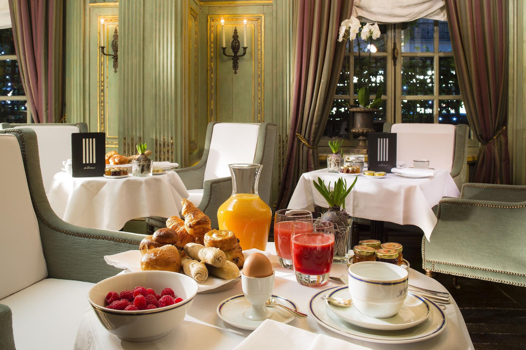 Restaurant Le Dokhan’s Paris Arc de Triomphe, a Tribute Portfolio Hotel