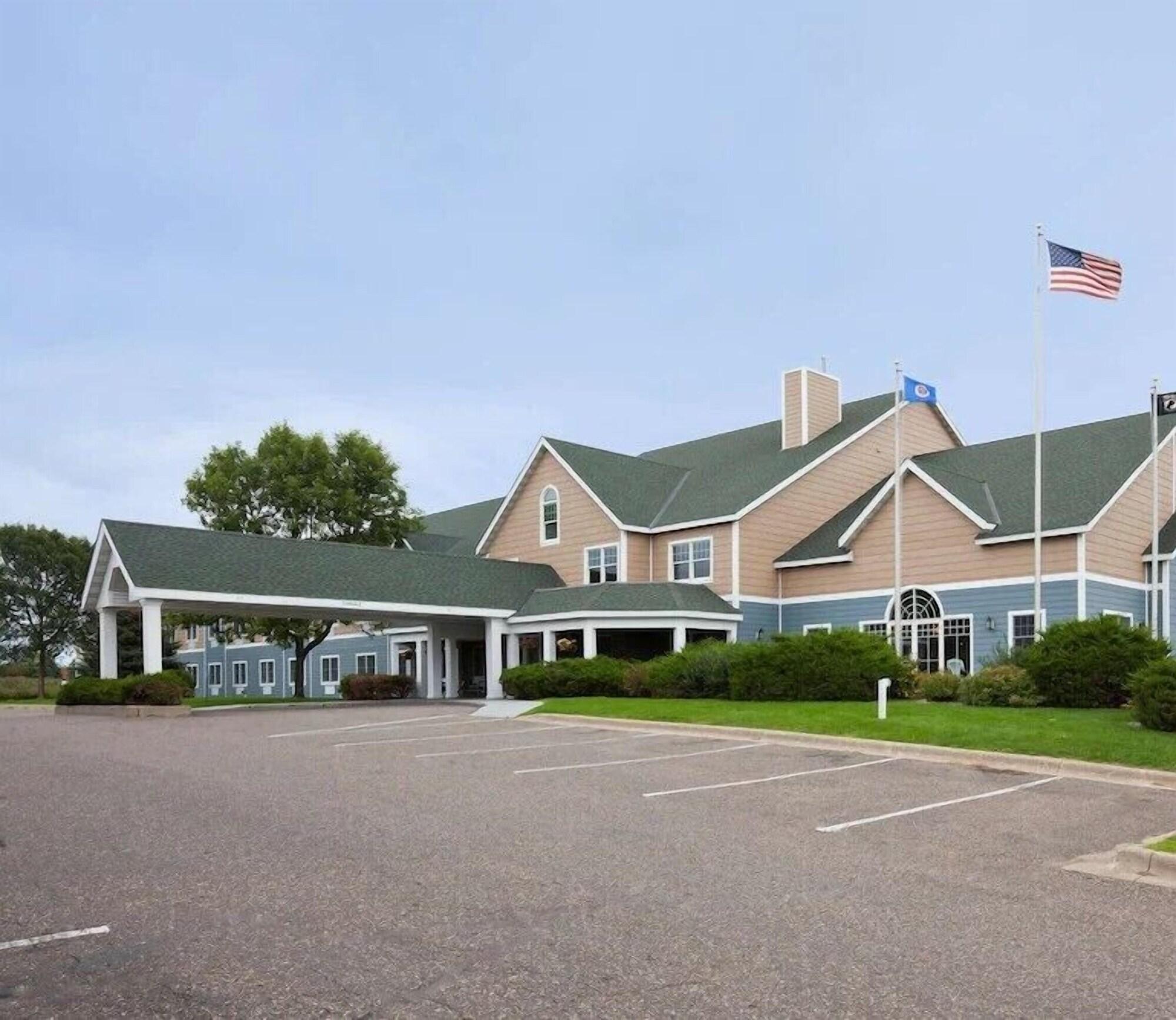 Varios Quality Inn & Suites