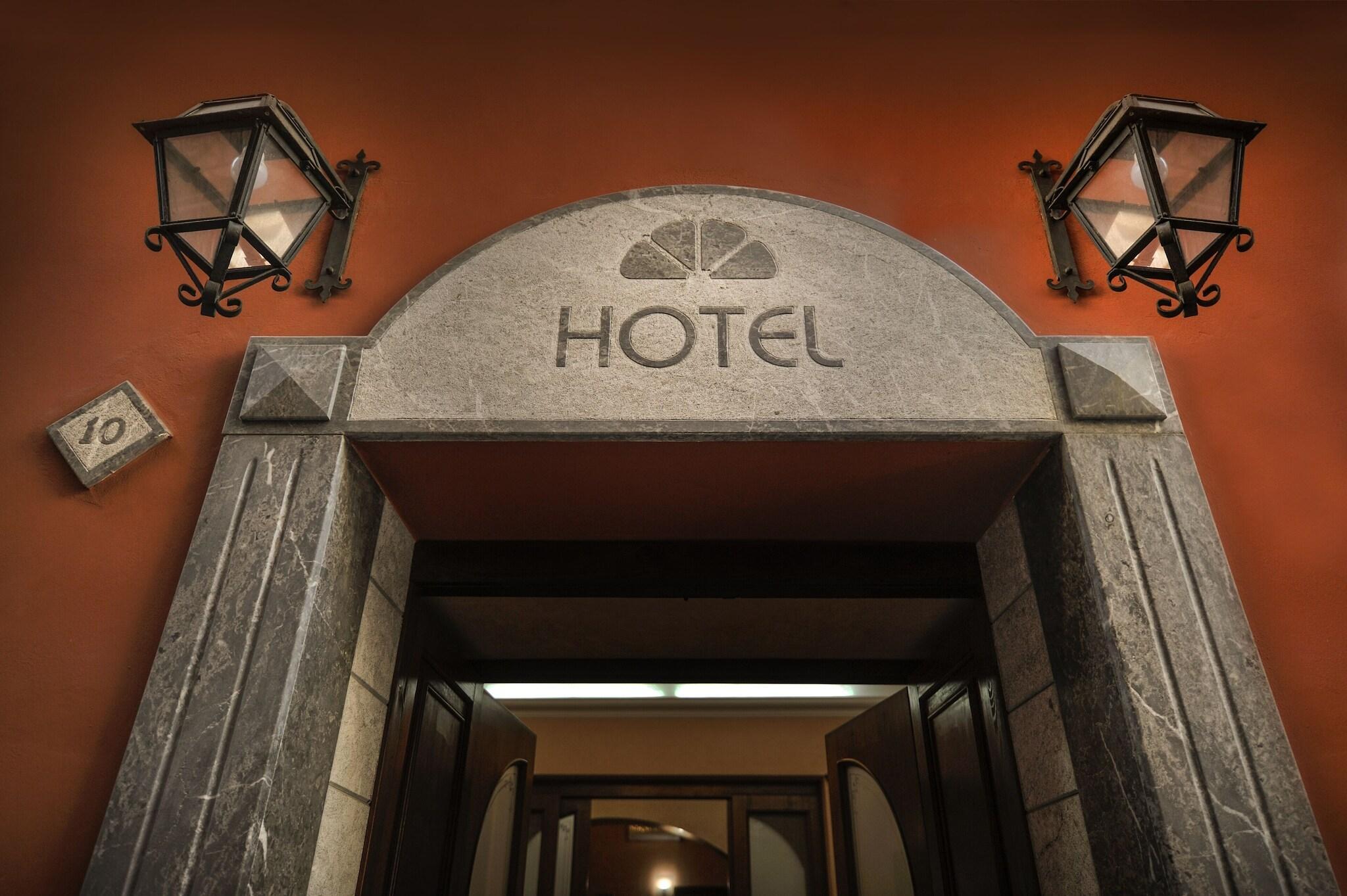 Vista Exterior Hotel Piccolo