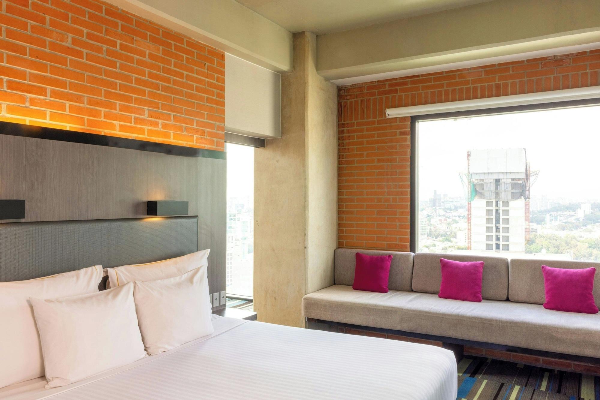 Habitación Hotel Guadalajara Country Club by HNF