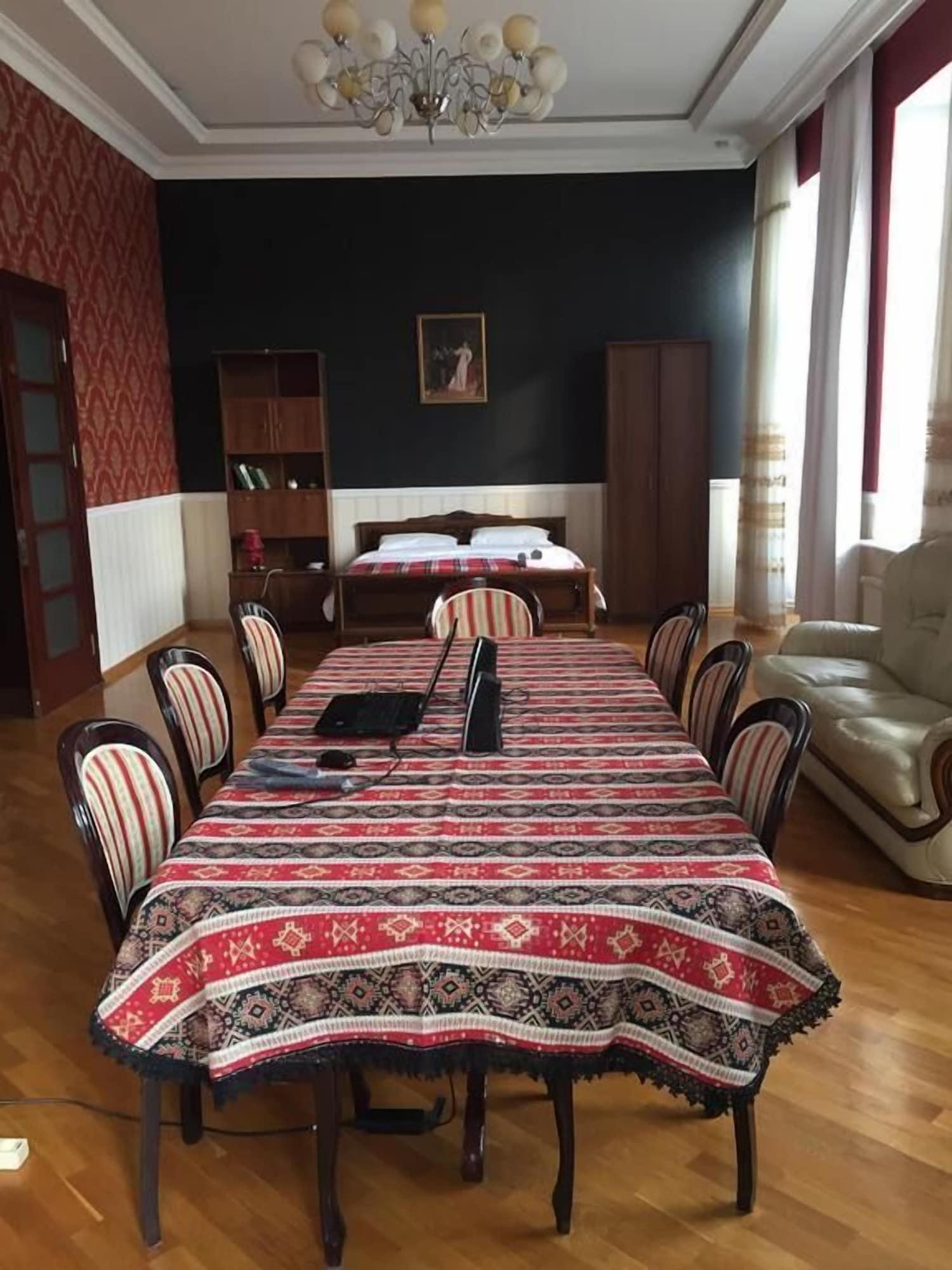 Restaurant Tourest Inn Central - Hostel