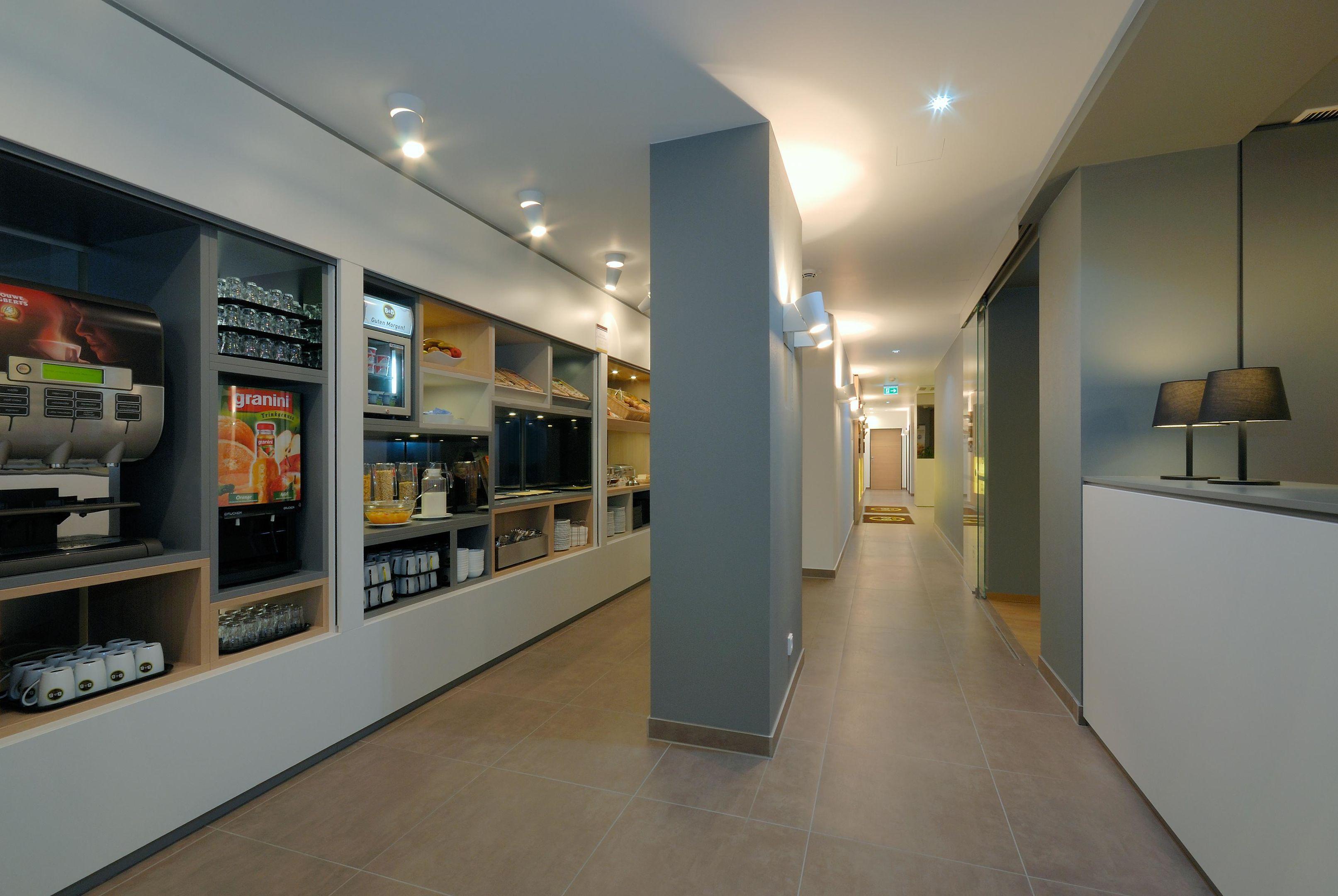 Vista Lobby B&B HOTEL Wiesbaden-Hbf