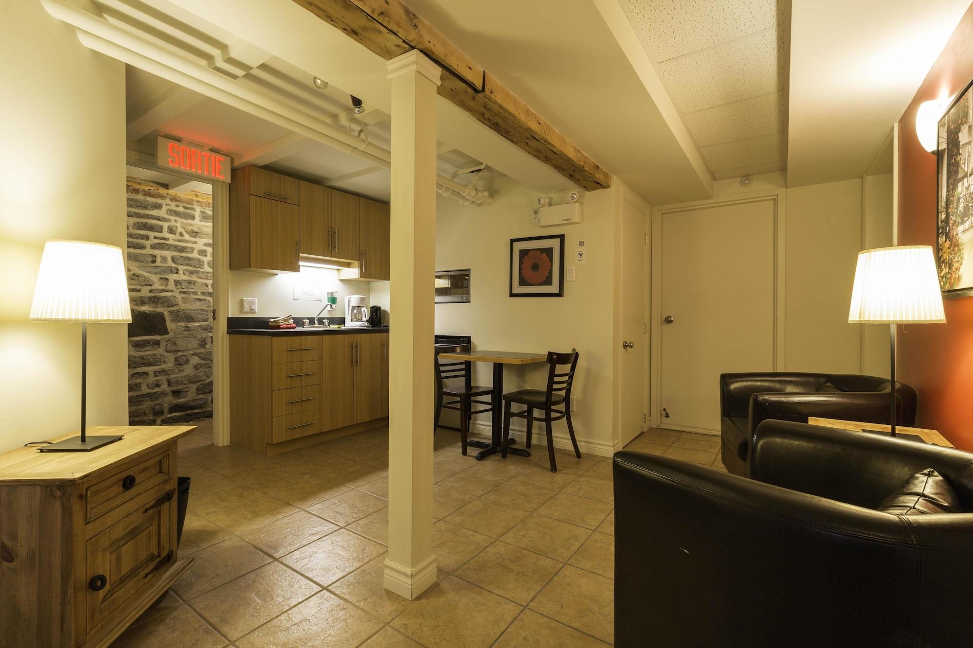Bar/Salón Auberge Aux deux Lions