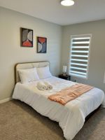 Alquiler Vacacional - Atya’s Blue Nest – 3BR Family Retreat in Seton | A/C, Office, Smart TVs, Parking