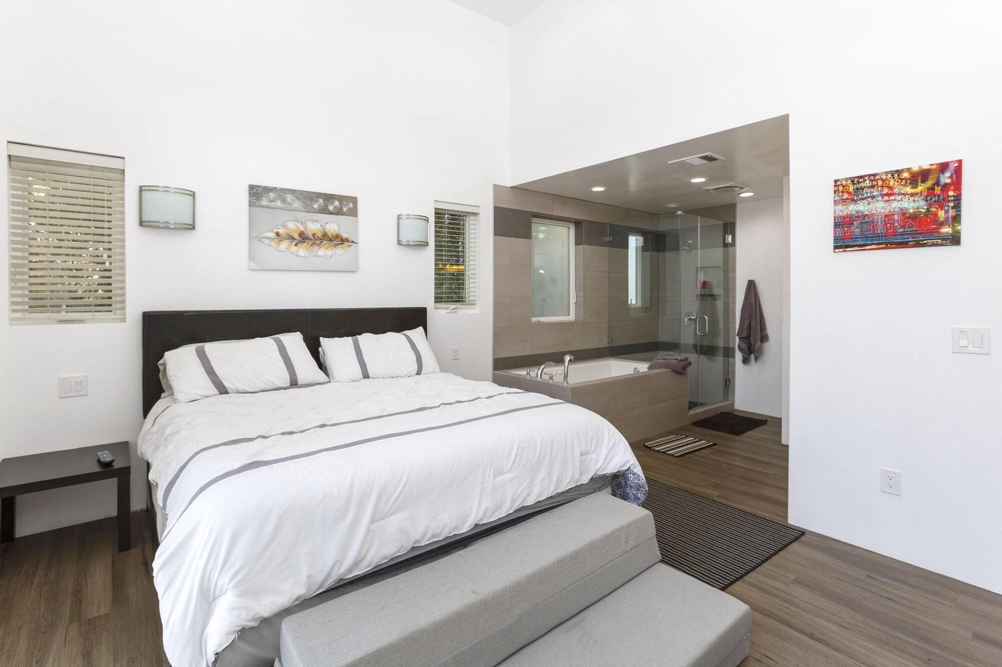 Habitación 2nd Story Masterpiece In Venice Beach 4 Bedroom Home by RedAwning