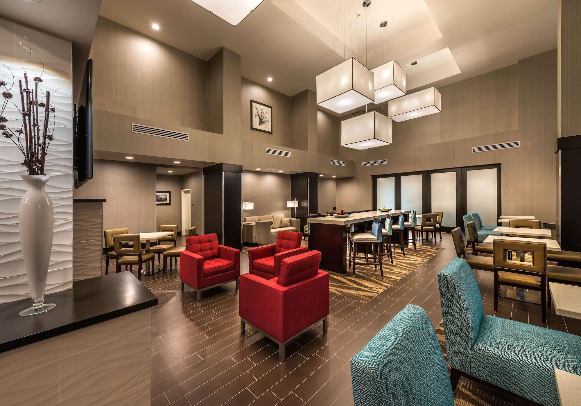 Vista Lobby Hampton Inn & Suites Reno West