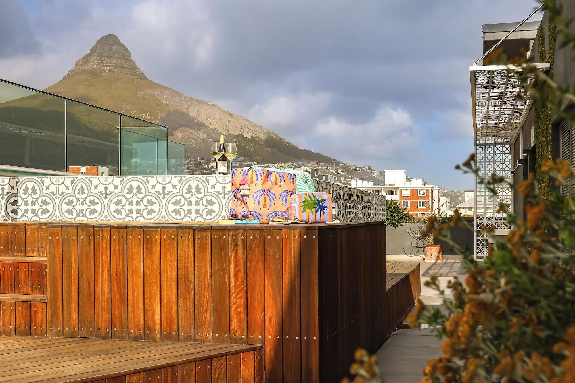 Vista Piscina SIX ON N - Fluent Serviced Apartments