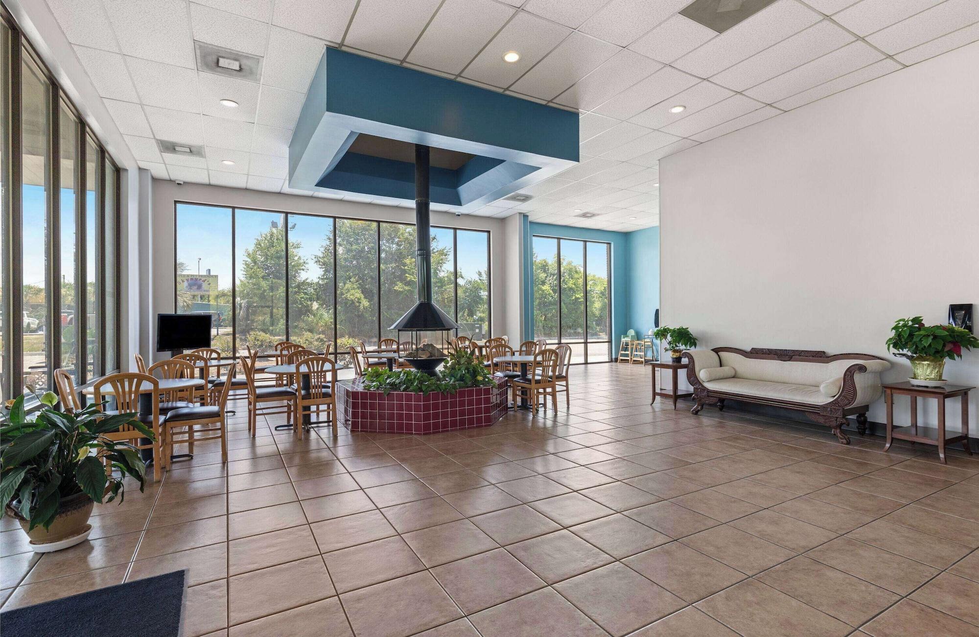 Vista Lobby Days Inn by Wyndham St George