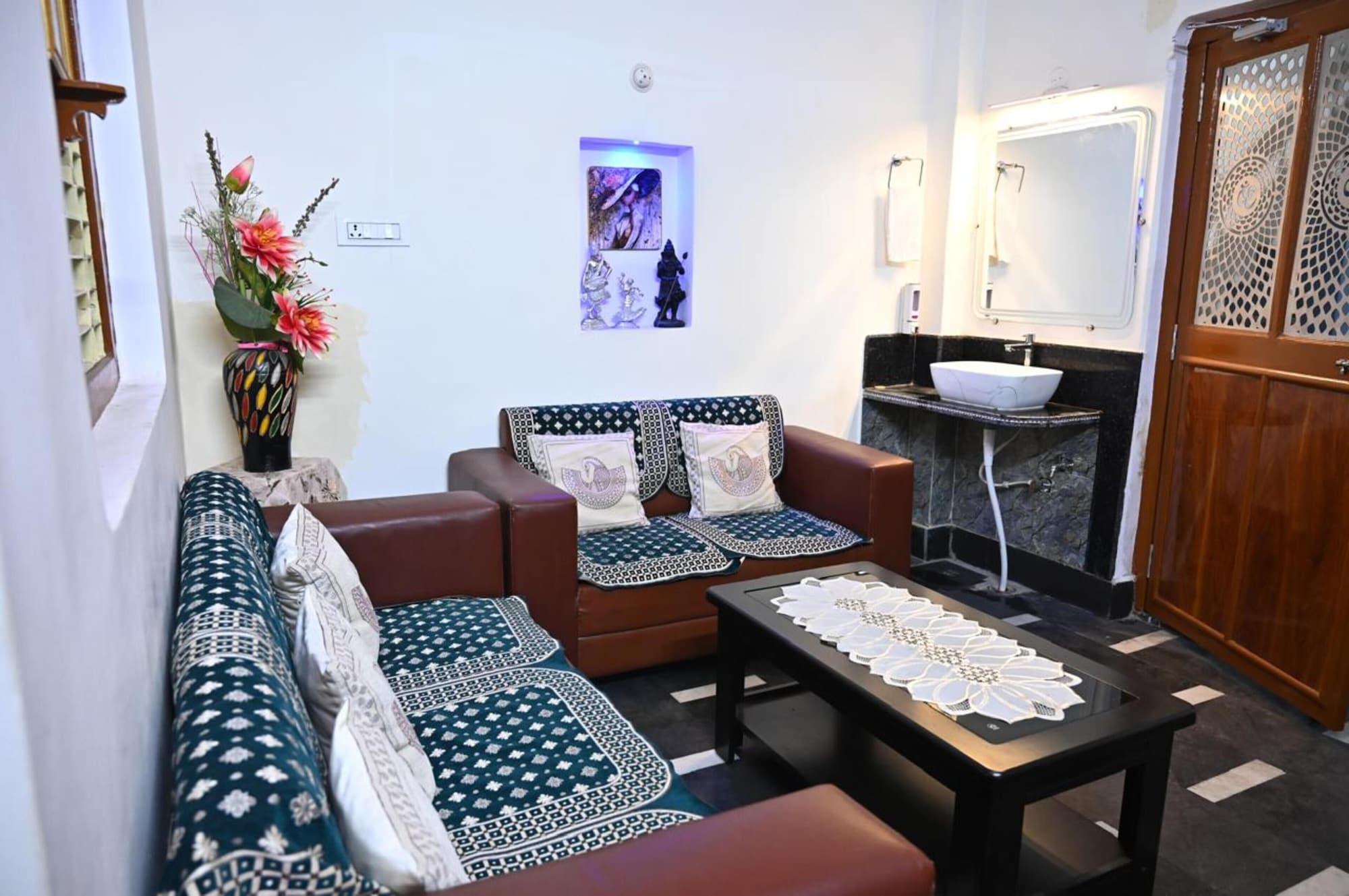 Varios Shri Jee Kunj Homestay