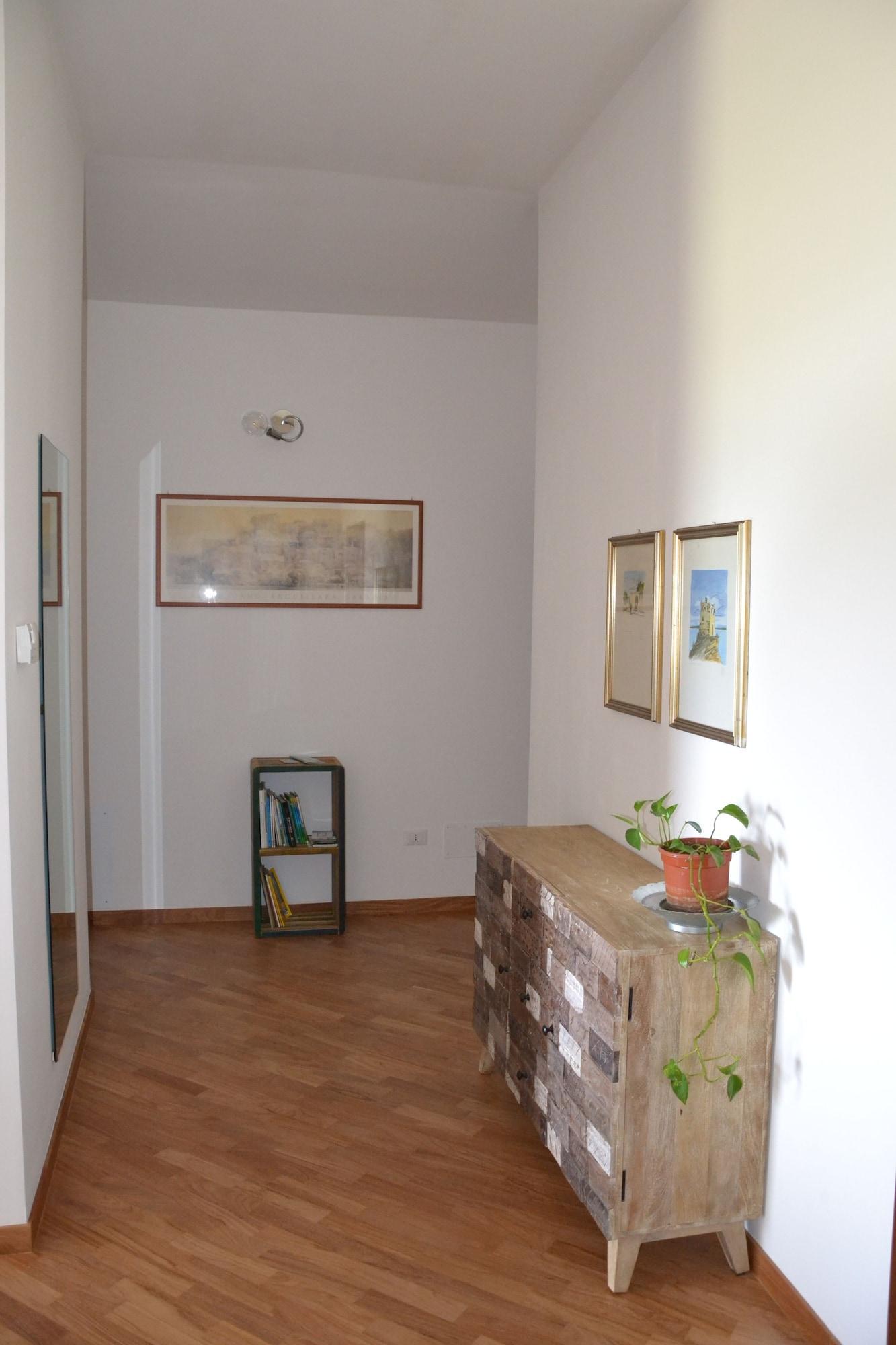 Vista Lobby Cherry Season