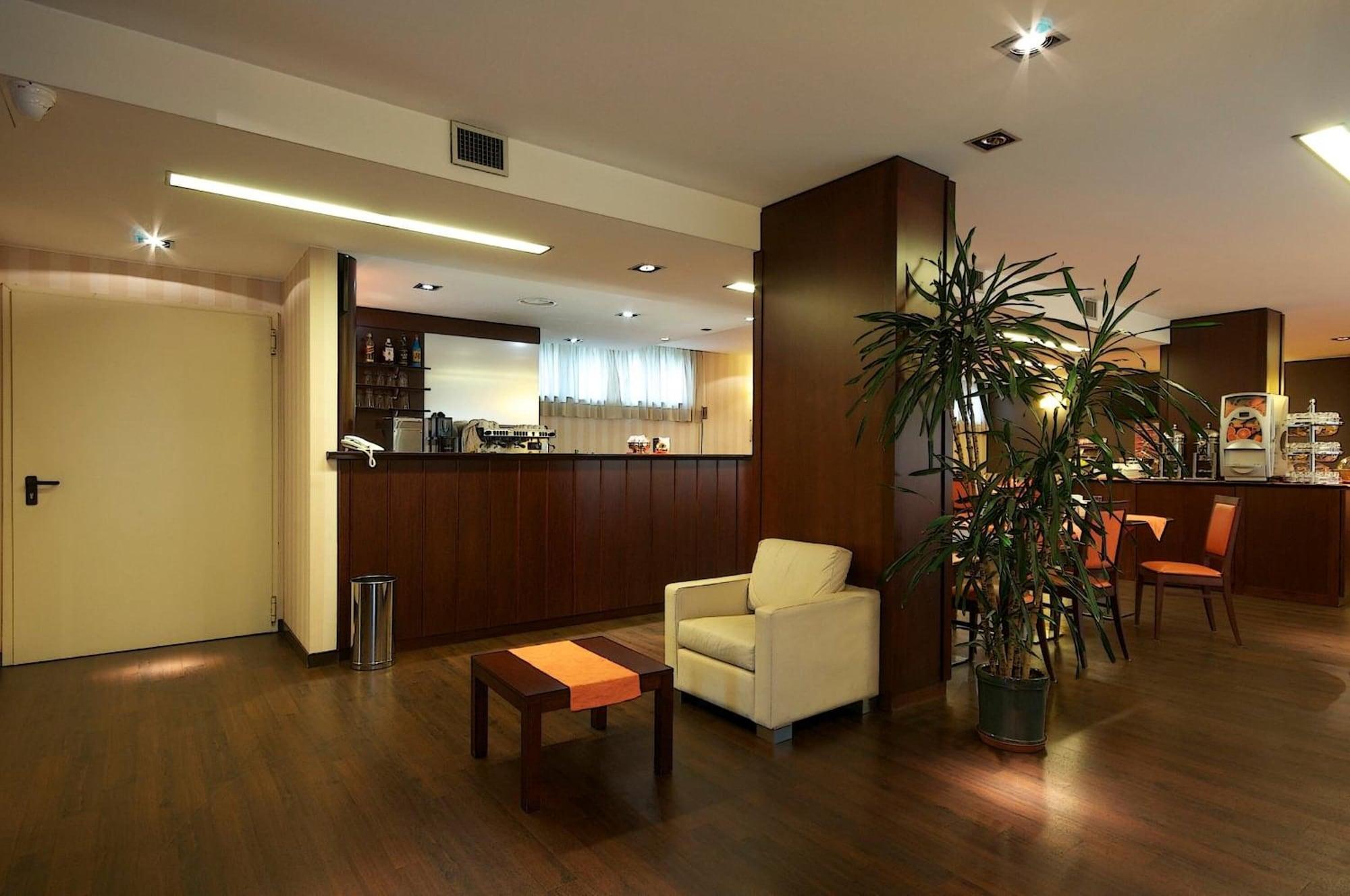 Vista Lobby Hotel 2C