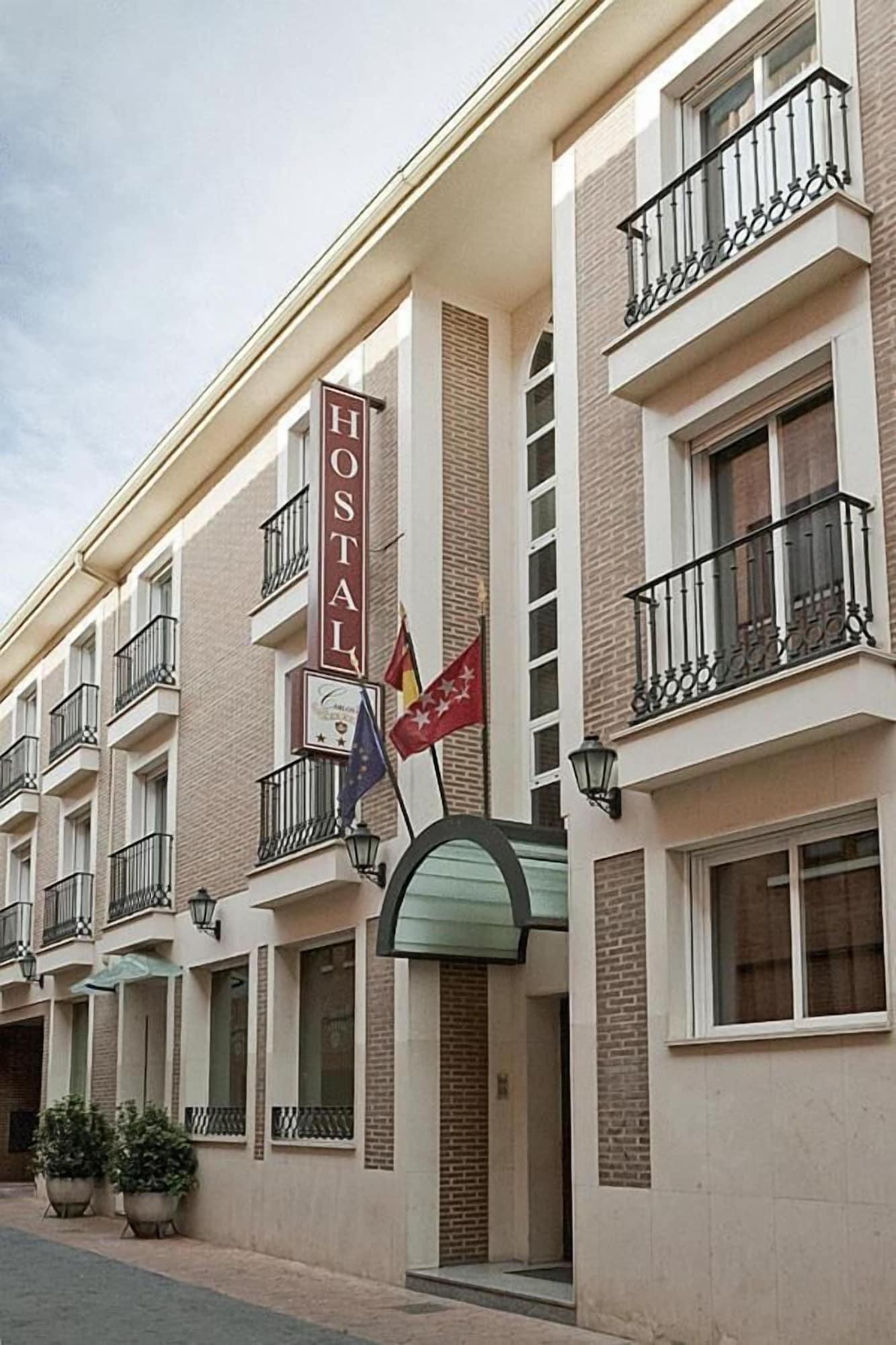 Vista Exterior Hostal Carlos III