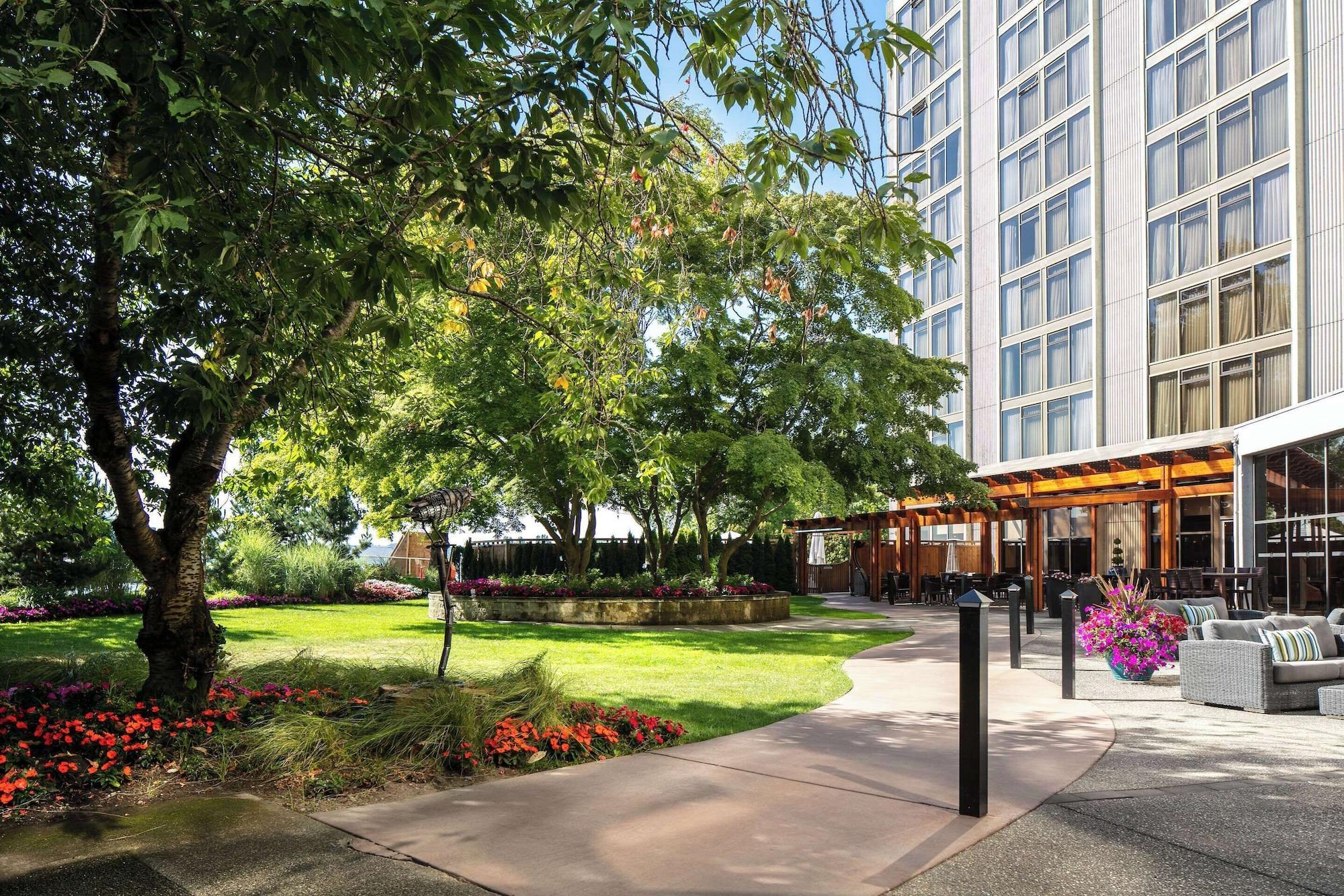 Vista Exterior Radisson Blu Vancouver Airport Hotel & Marina