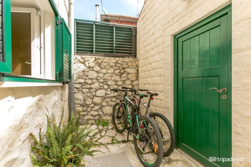 Vista Lobby Garden Apartment Hotel