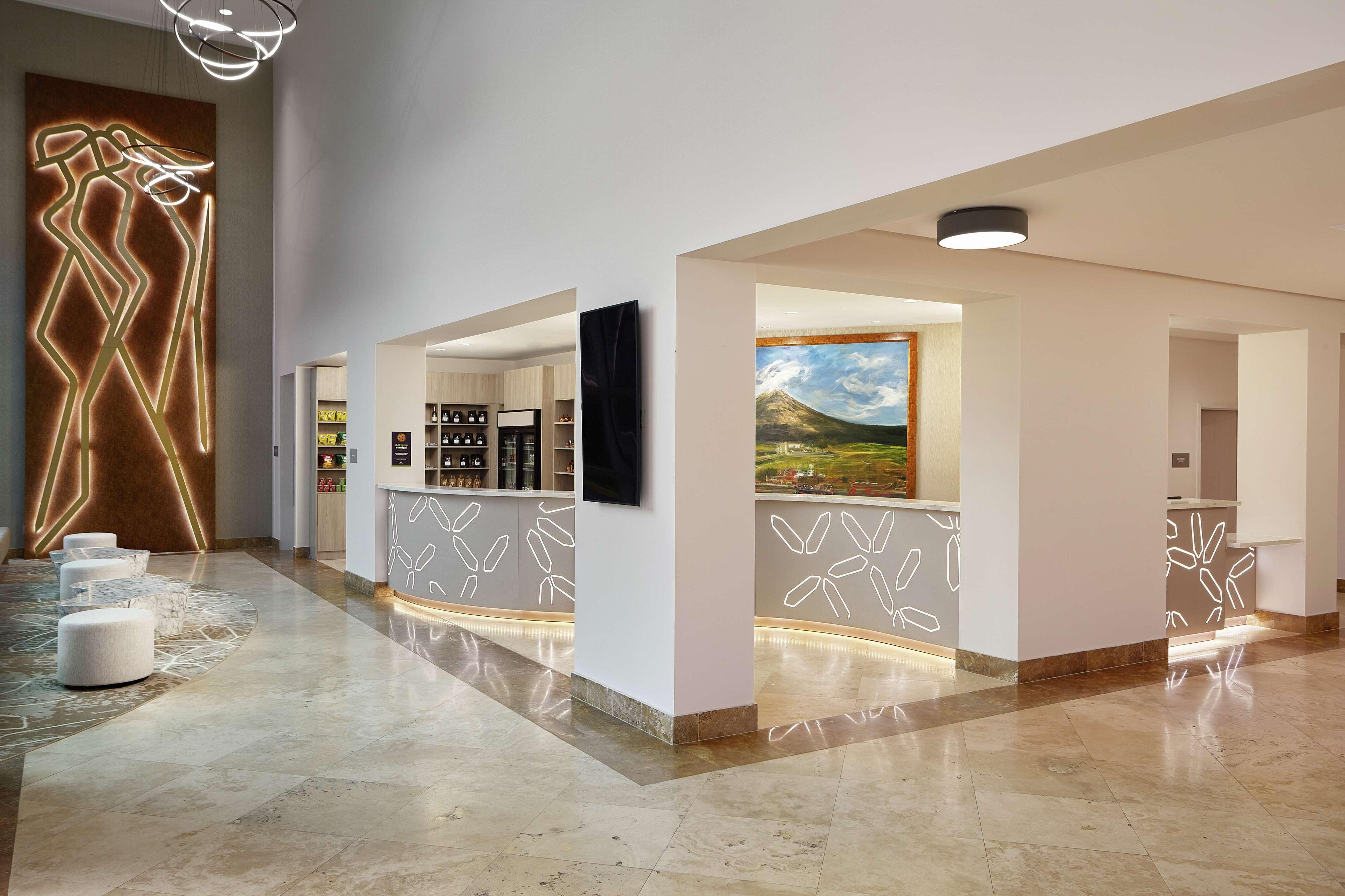 Vista Lobby DoubleTree by Hilton Managua