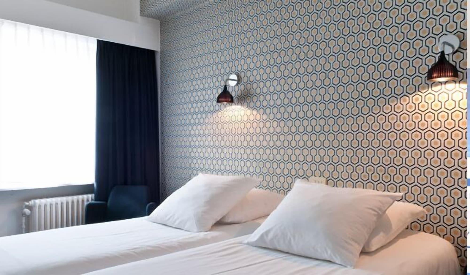 Varios Queen Anne Hotel