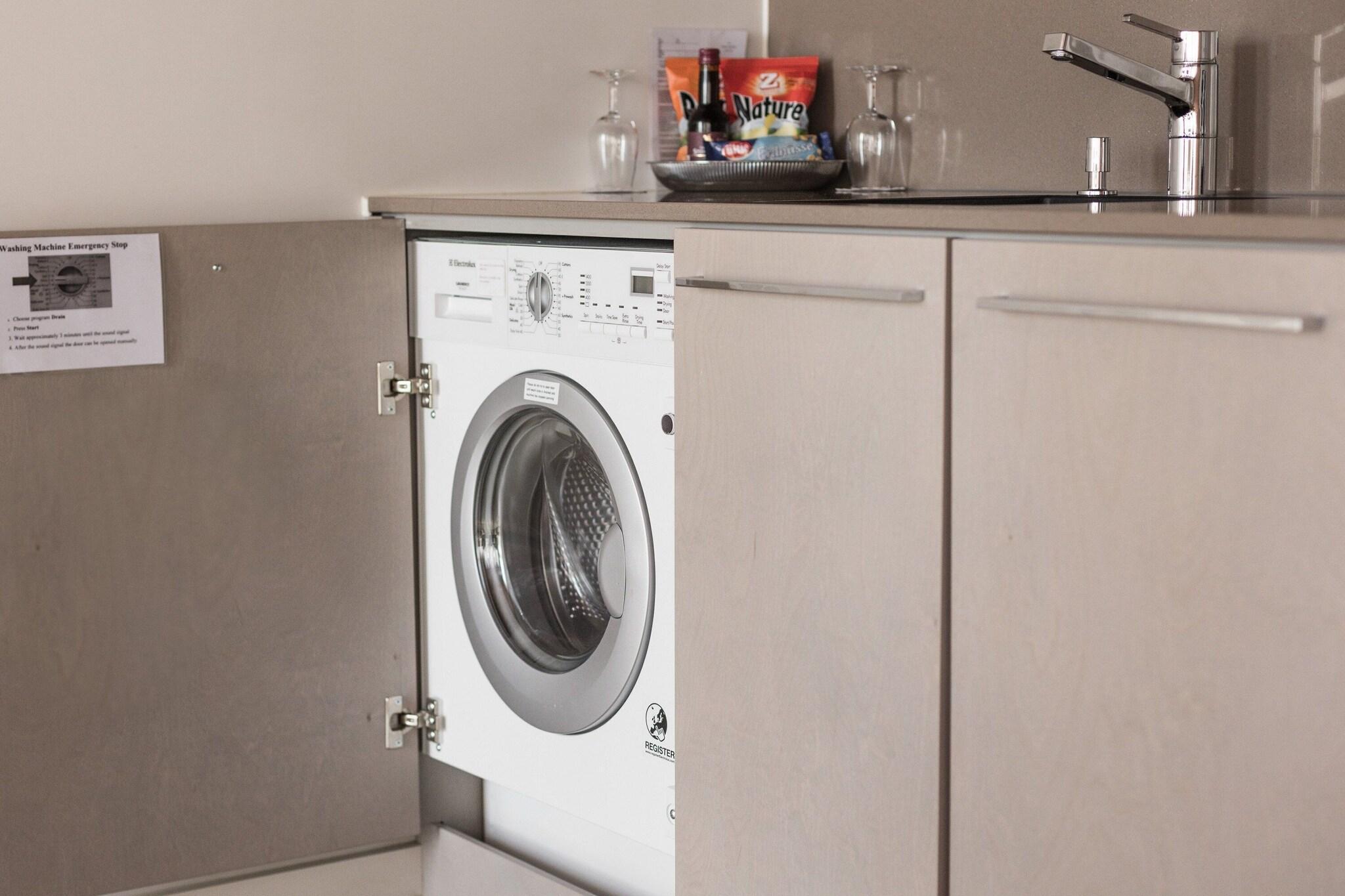 Instalaciones Recreativas EMA House Hotel Suites