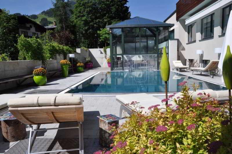 Vista Piscina Alpen Karawanserai