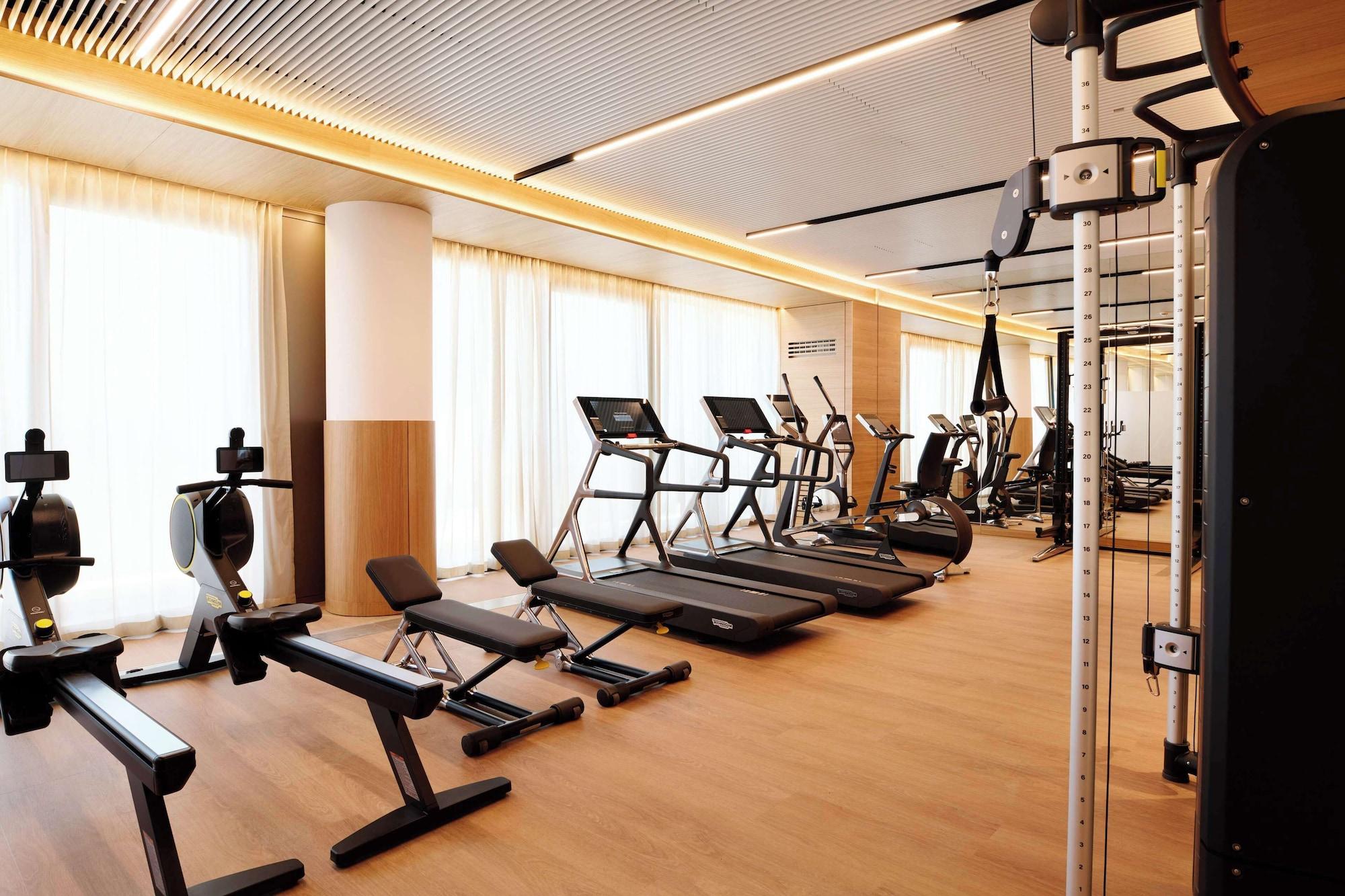 Gimnasio A by Adina Vienna Danube