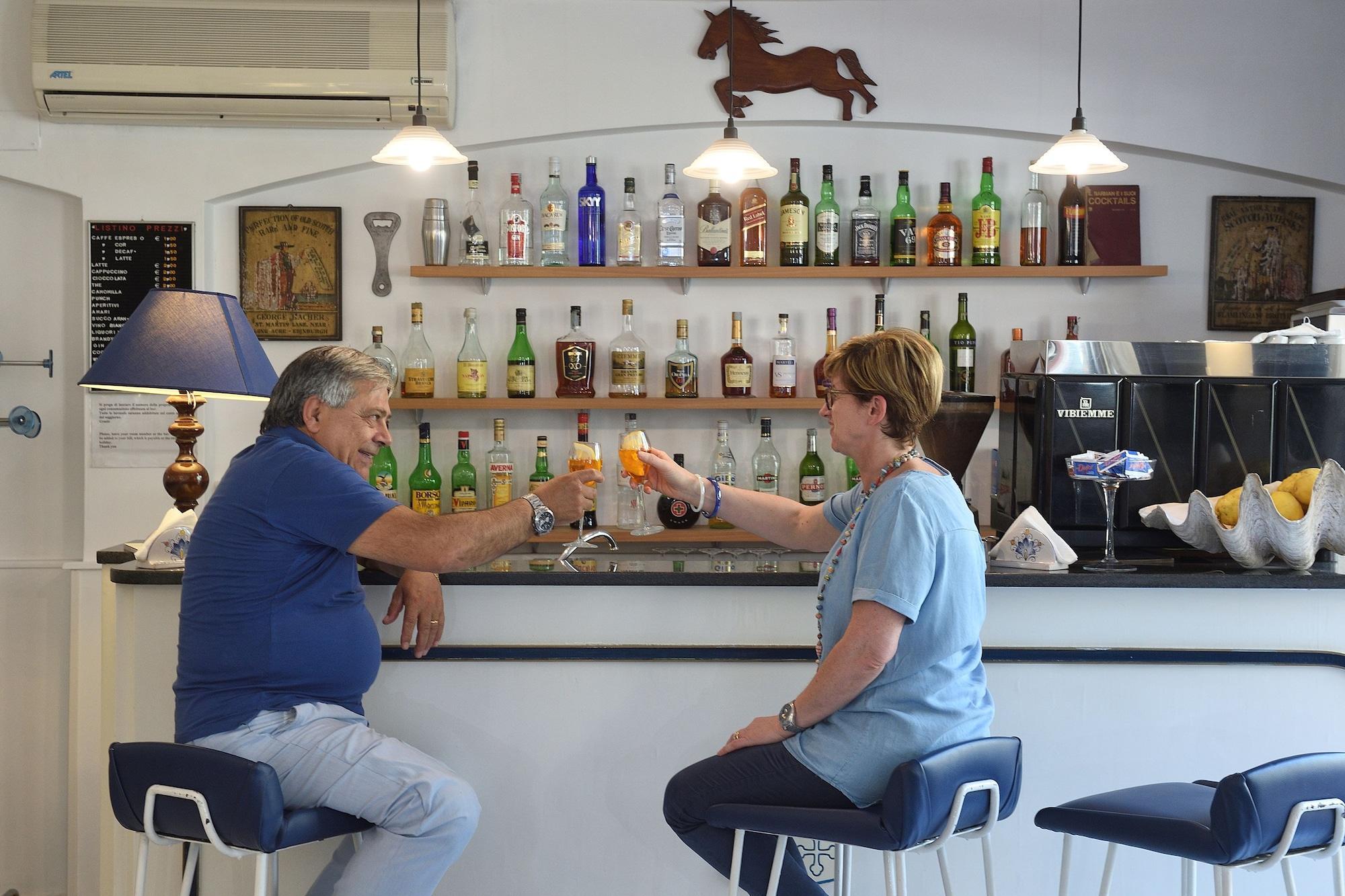 Bar/Salón Hotel Settebello