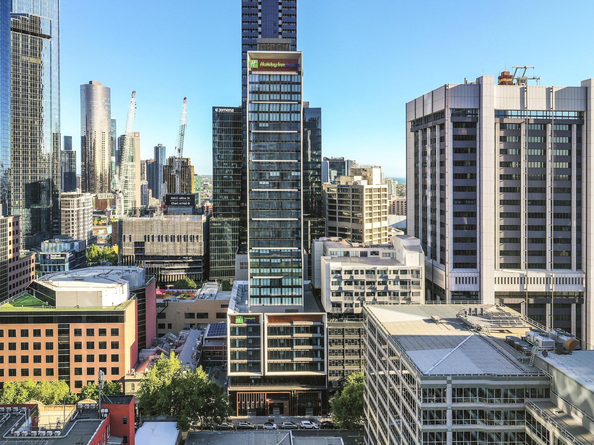 Vista Exterior Holiday Inn Express Melbourne Little Collins by IHG