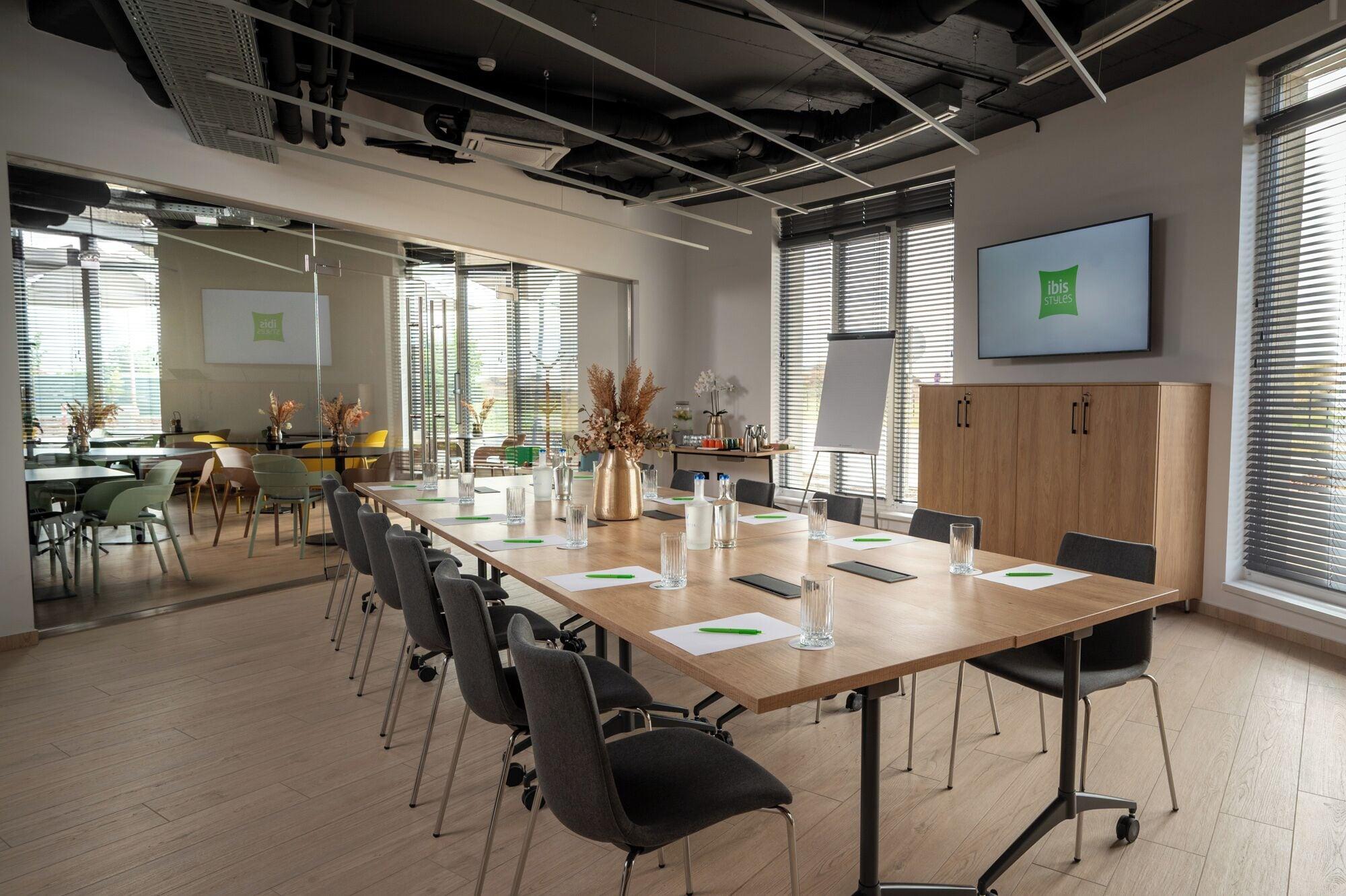 Sala de Reuniones Ibis Styles Debrecen Airport
