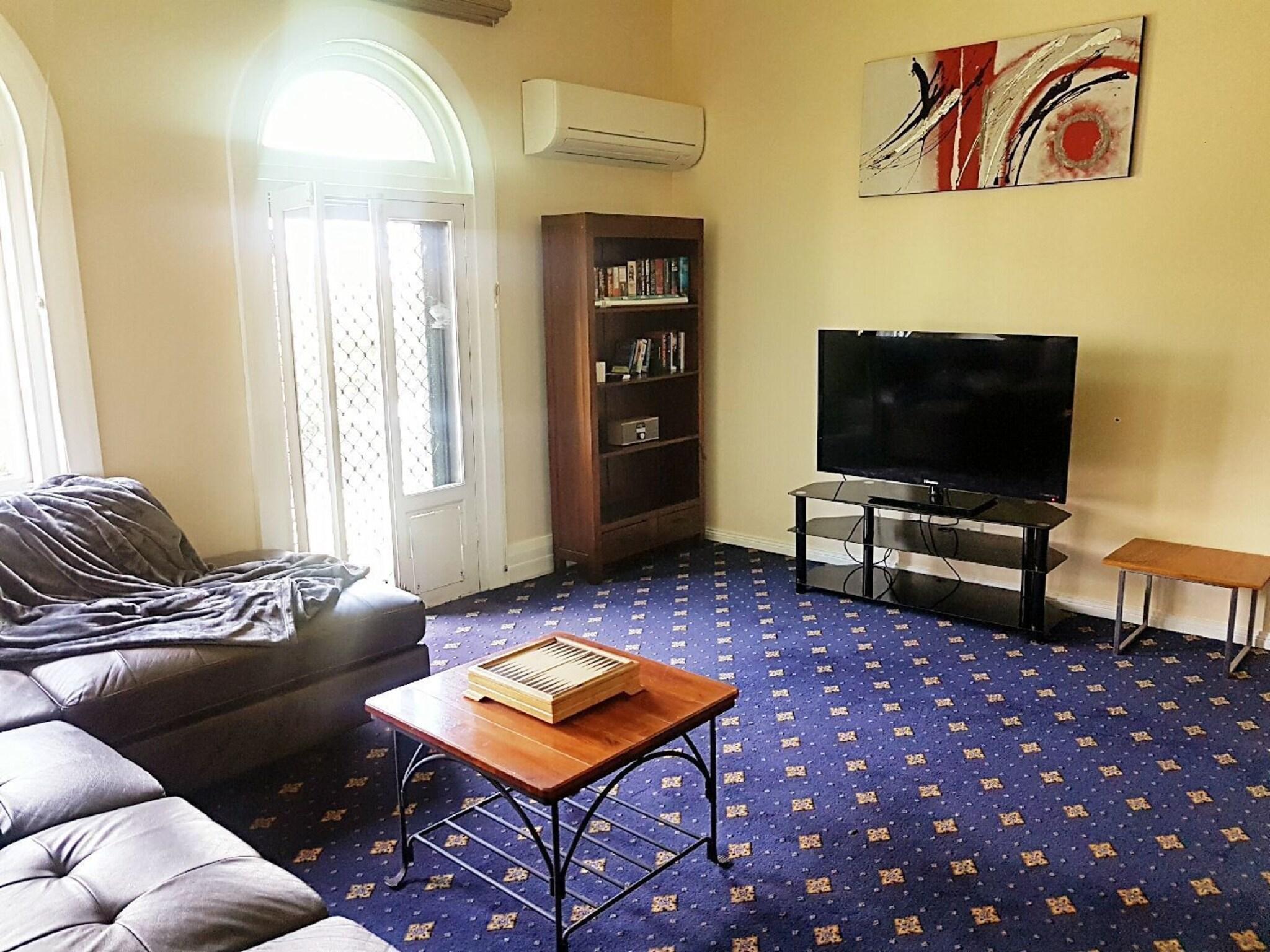 Vista Exterior The Wharf Hotel Wynyard