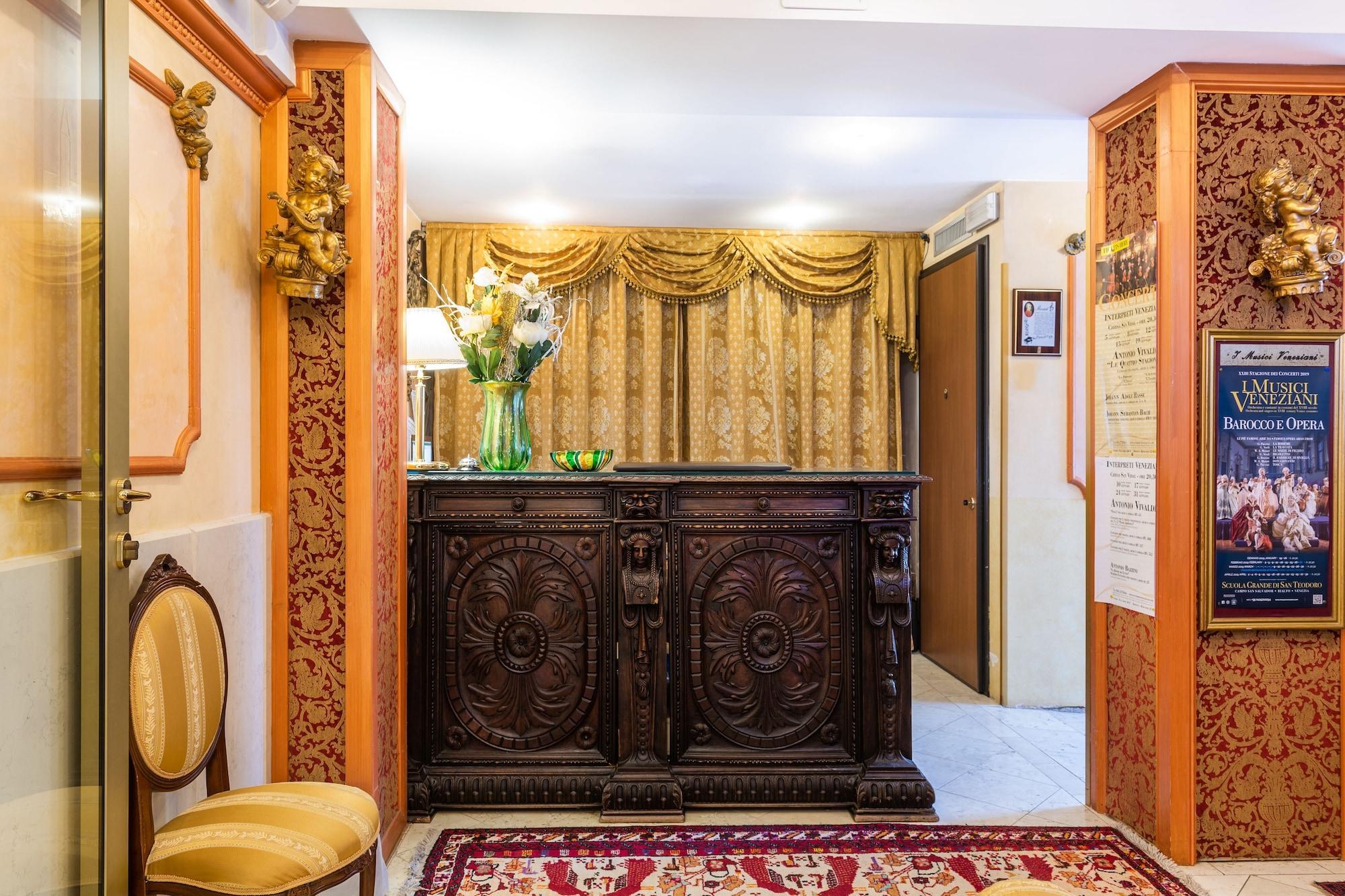 Vista Lobby A Tribute To Music