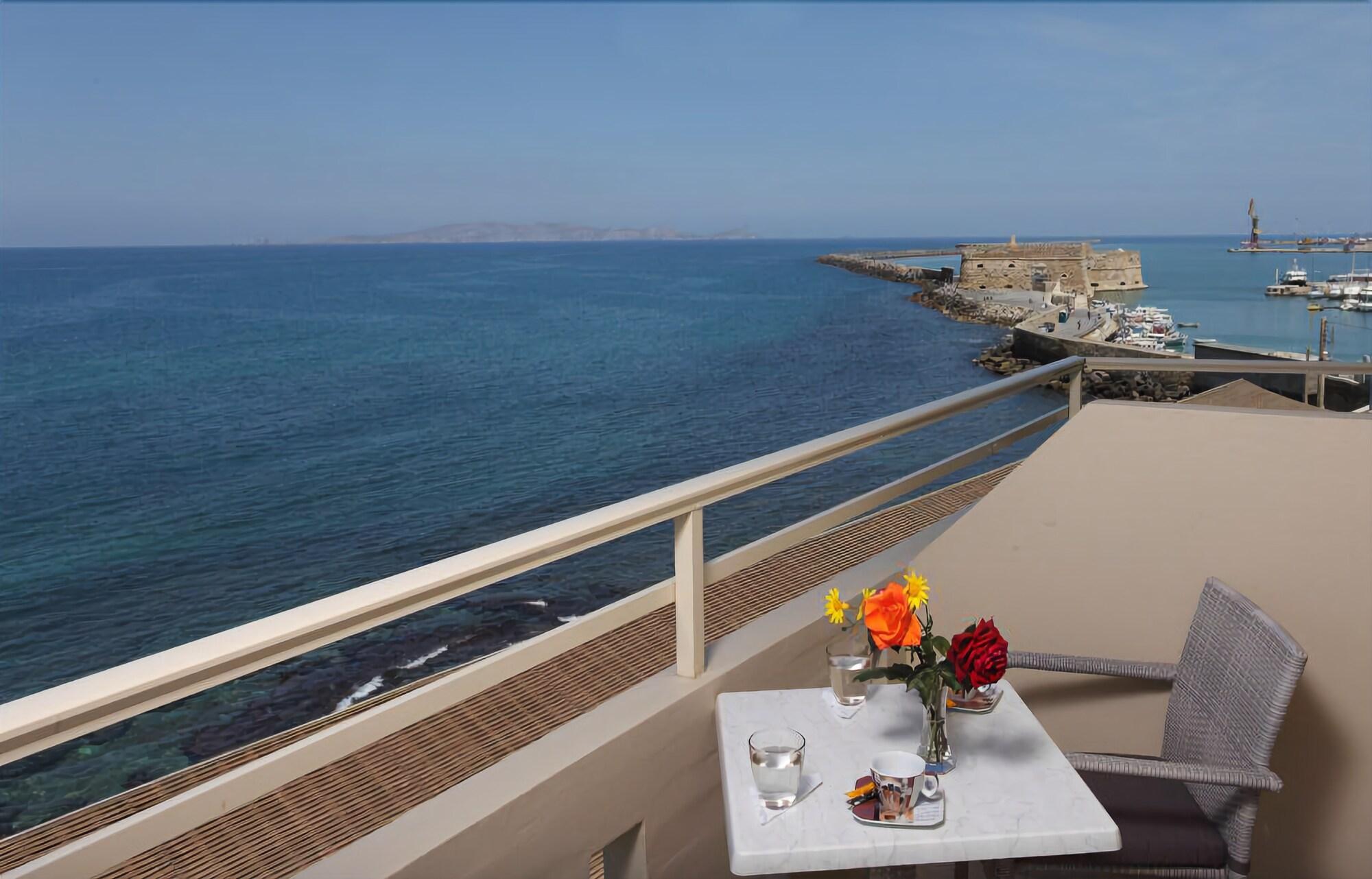 Varios Kronos Hotel