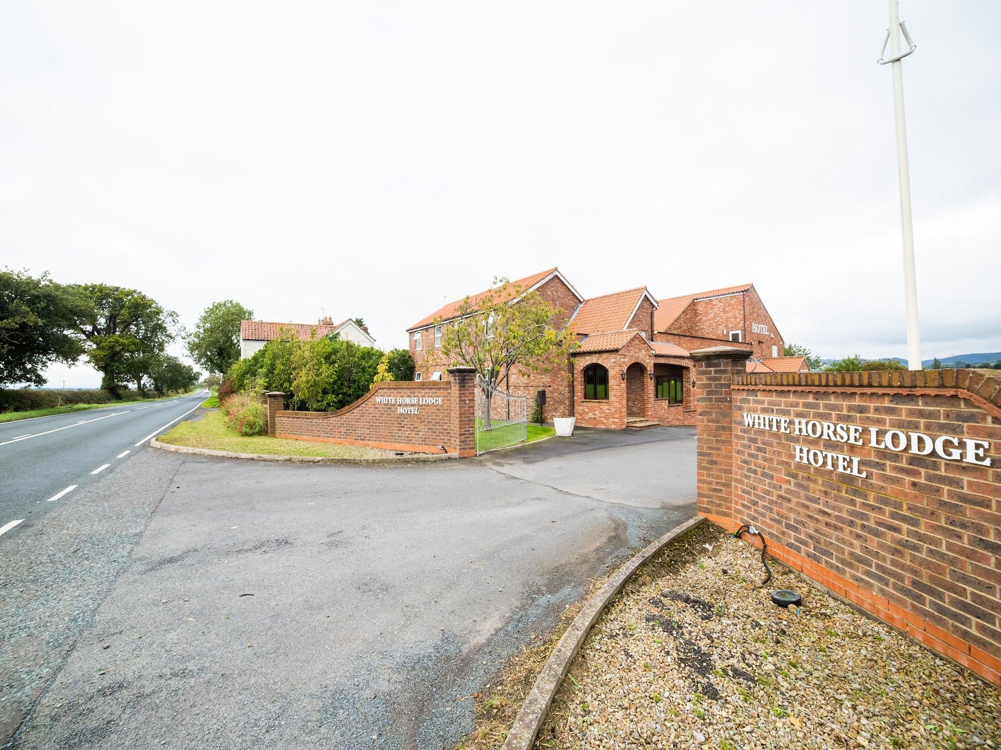 Vista Exterior OYO White Horse Lodge Hotel, East Thirsk
