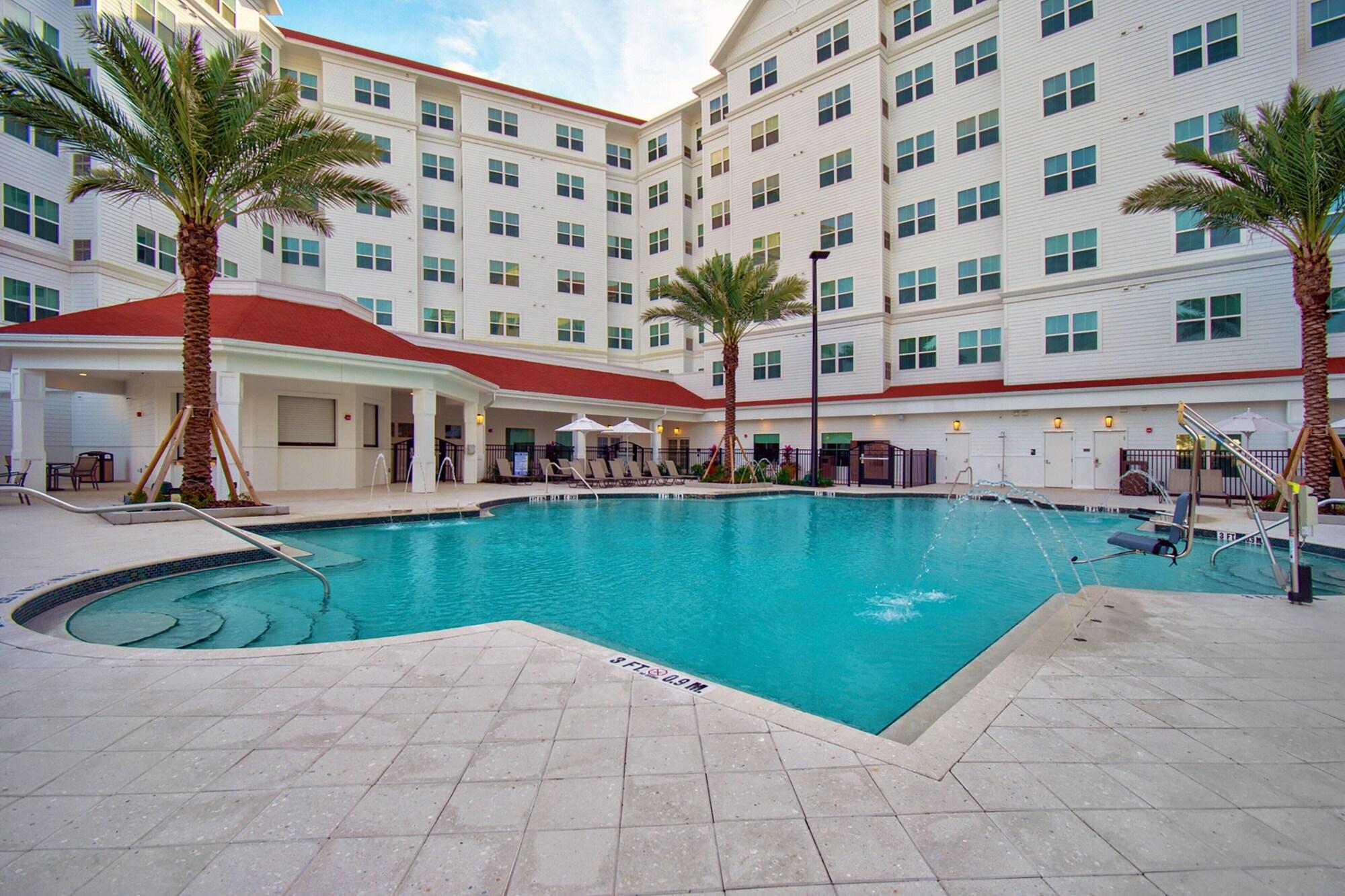 Bar/Salón Residence Inn by Marriott Orlando Flamingo Crossing/Western Entrance