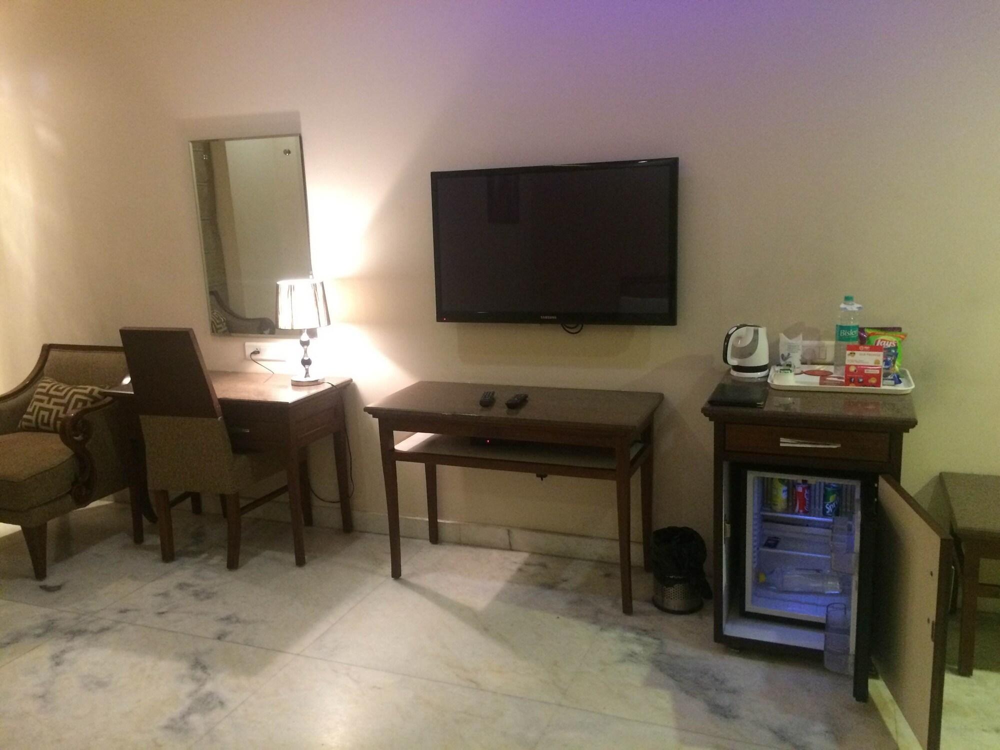 Set de Habitación Leela Grande Hotel