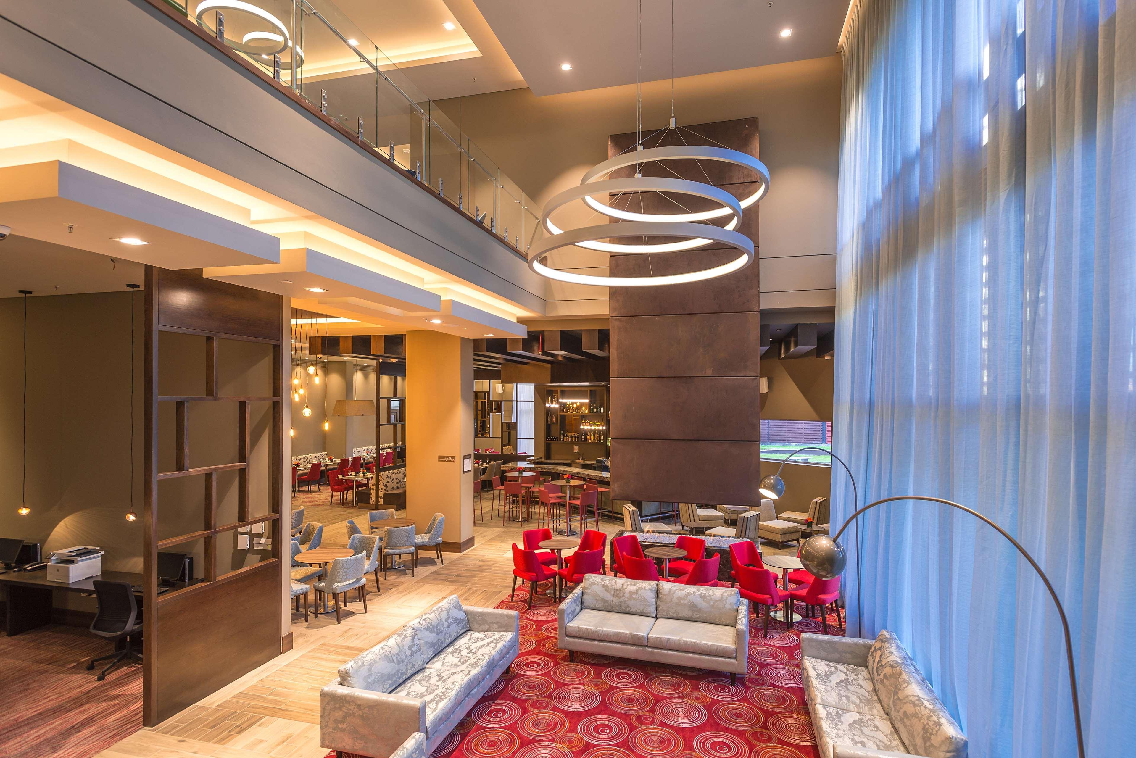 Vista Lobby Hilton Garden Inn Bogota Airport