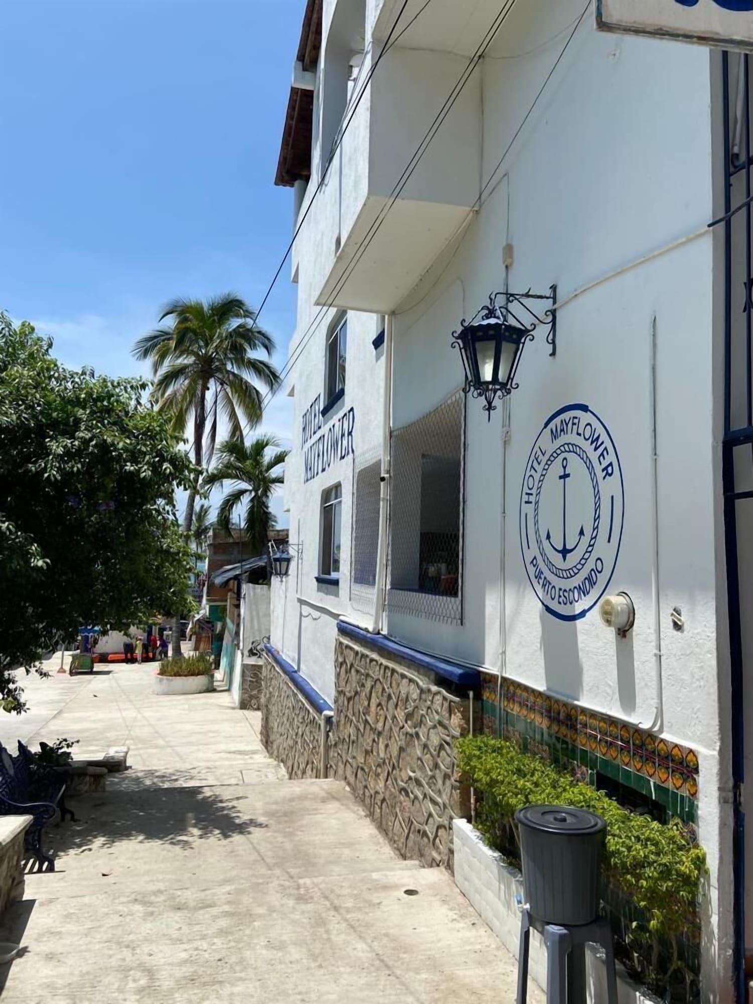 Comodidades del Alojamiento Hotel & Hostal Mayflower