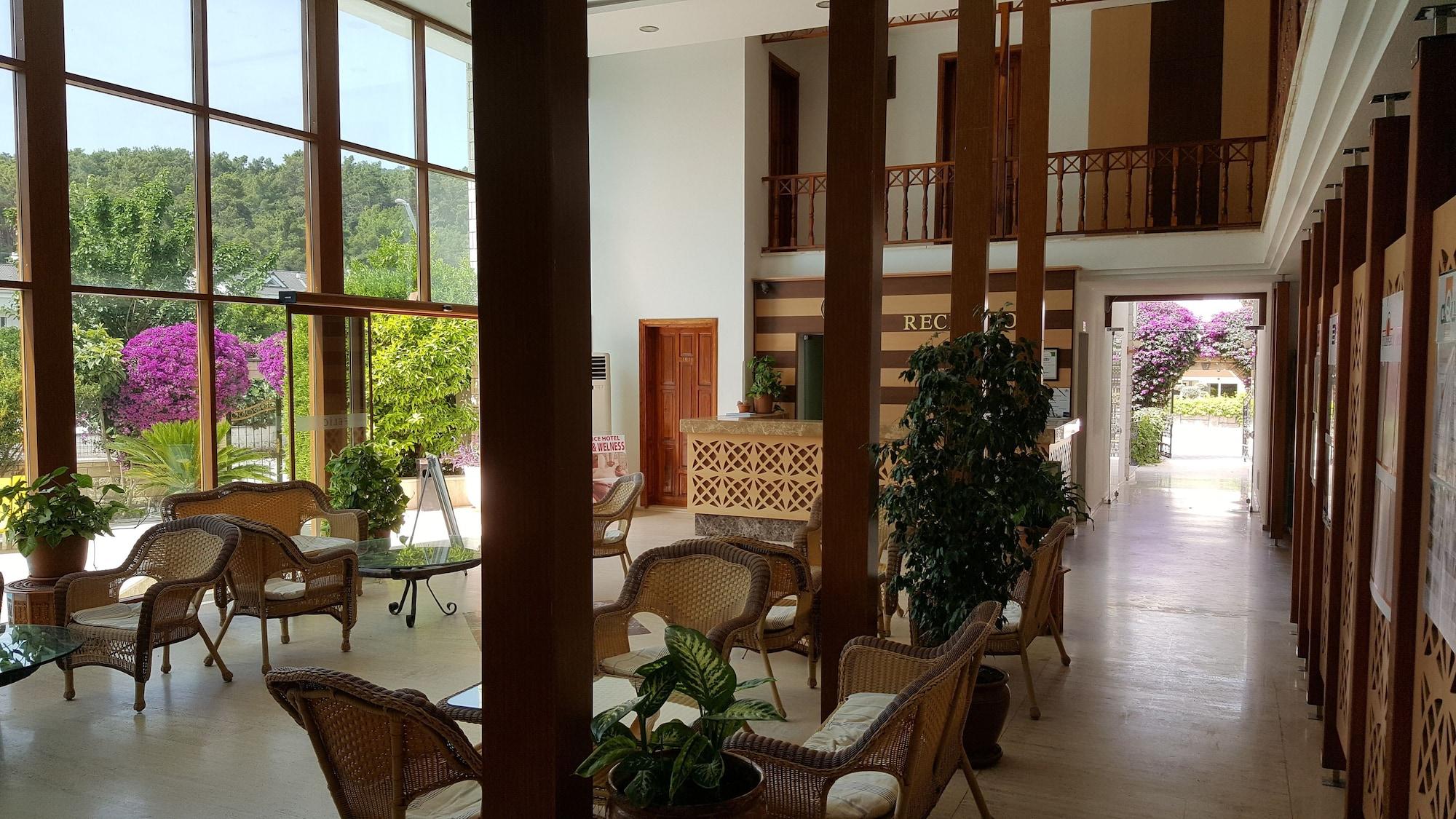 Vista Lobby Felice Hotel