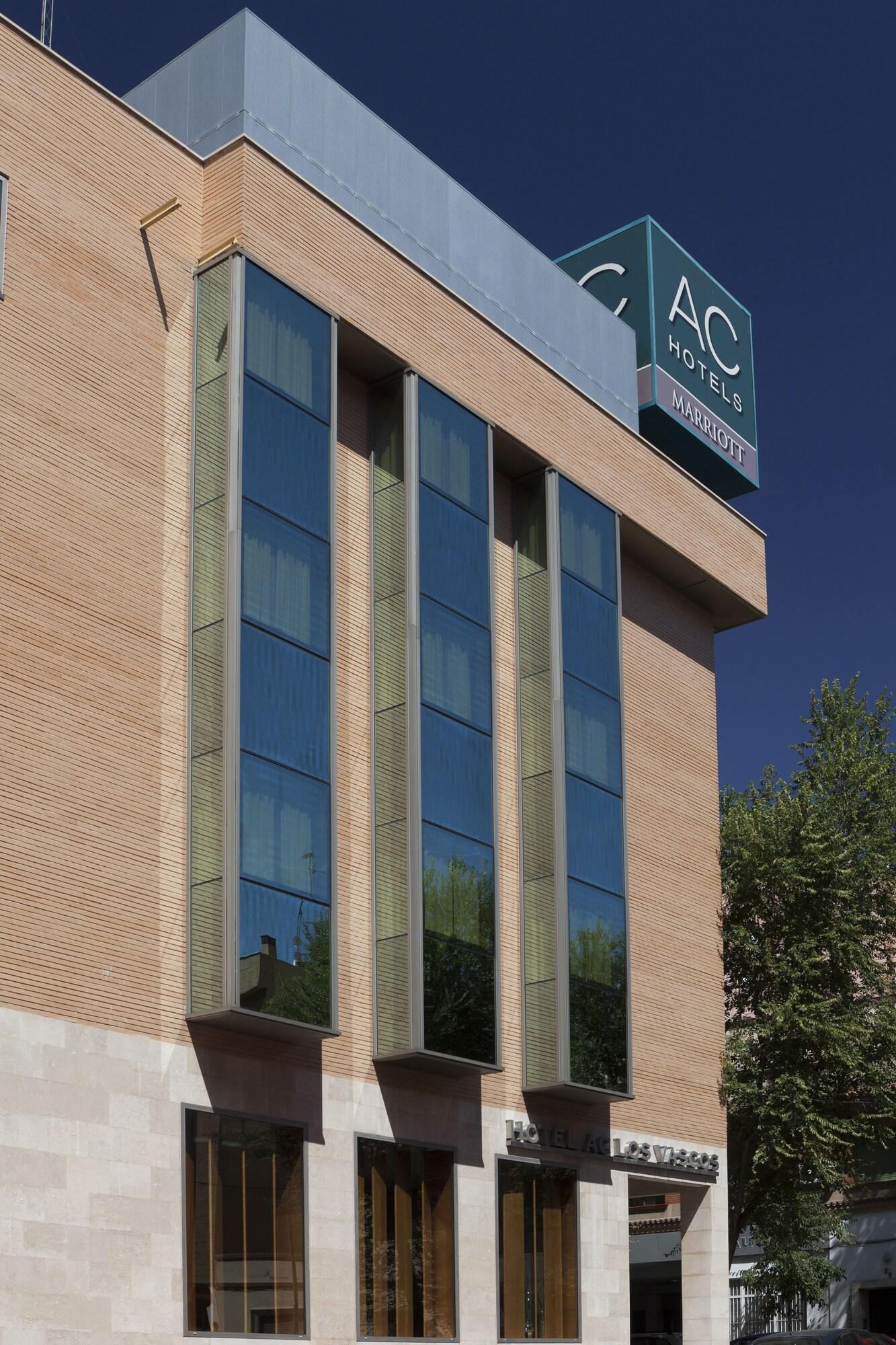 Vista Exterior AC Hotel Los Vascos by Marriott