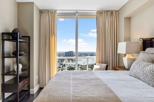 Alquiler Vacacional - Ritz lux multi million 24th flr priv beach access gym restaurant 2 pools 2spas