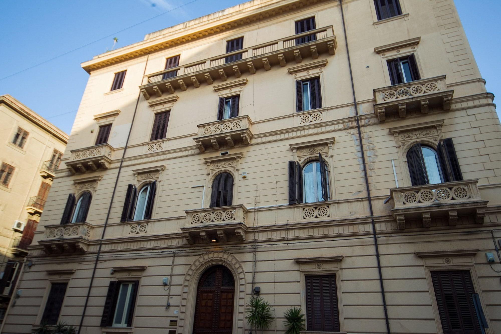 Vista Exterior Palermo Gallery