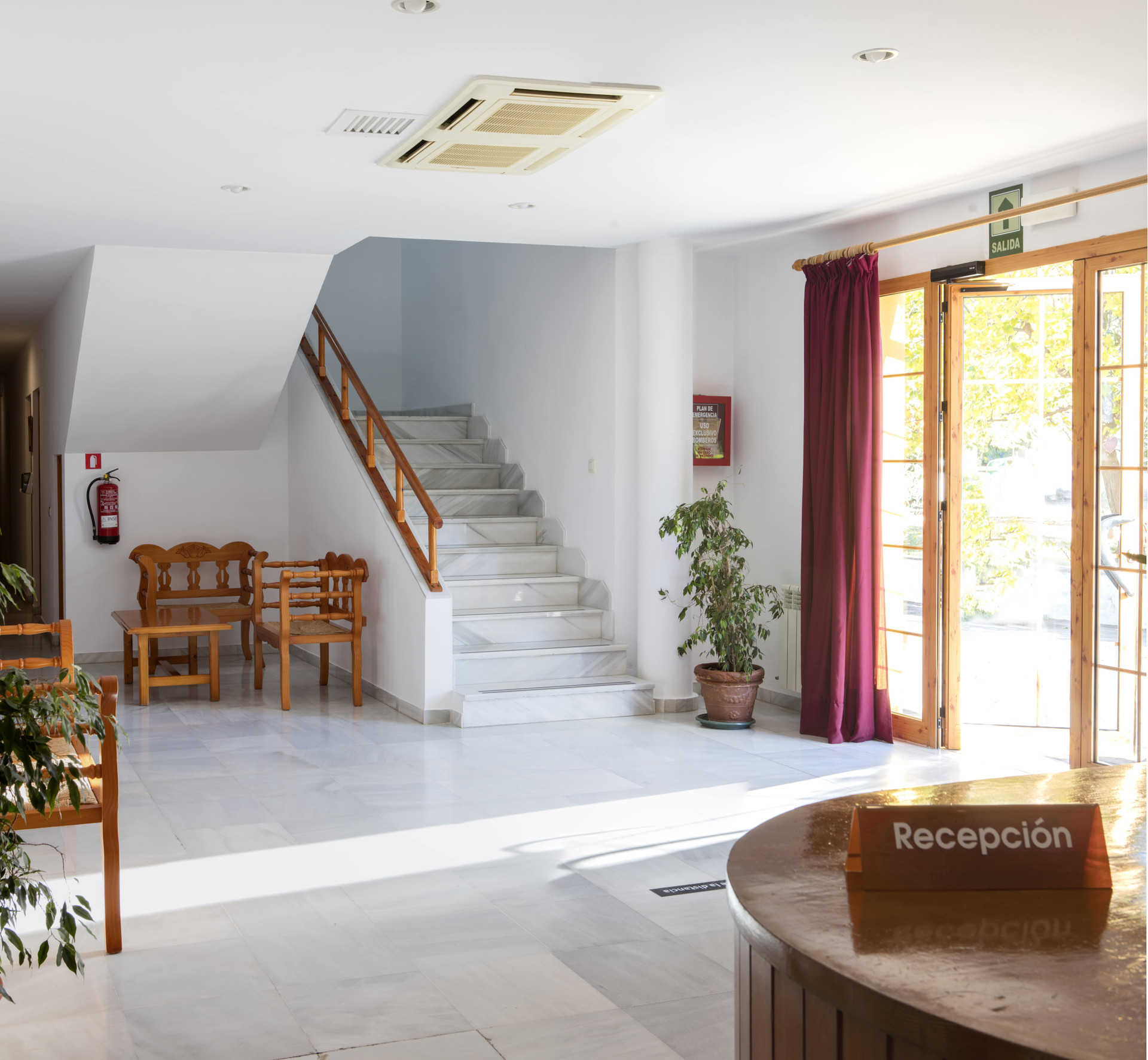 Vista Lobby TUGASA El Almendral