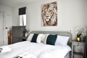 Alquiler Vacacional - Luxury Apartment in London w/ Free Travel Included with Long term Bookings!