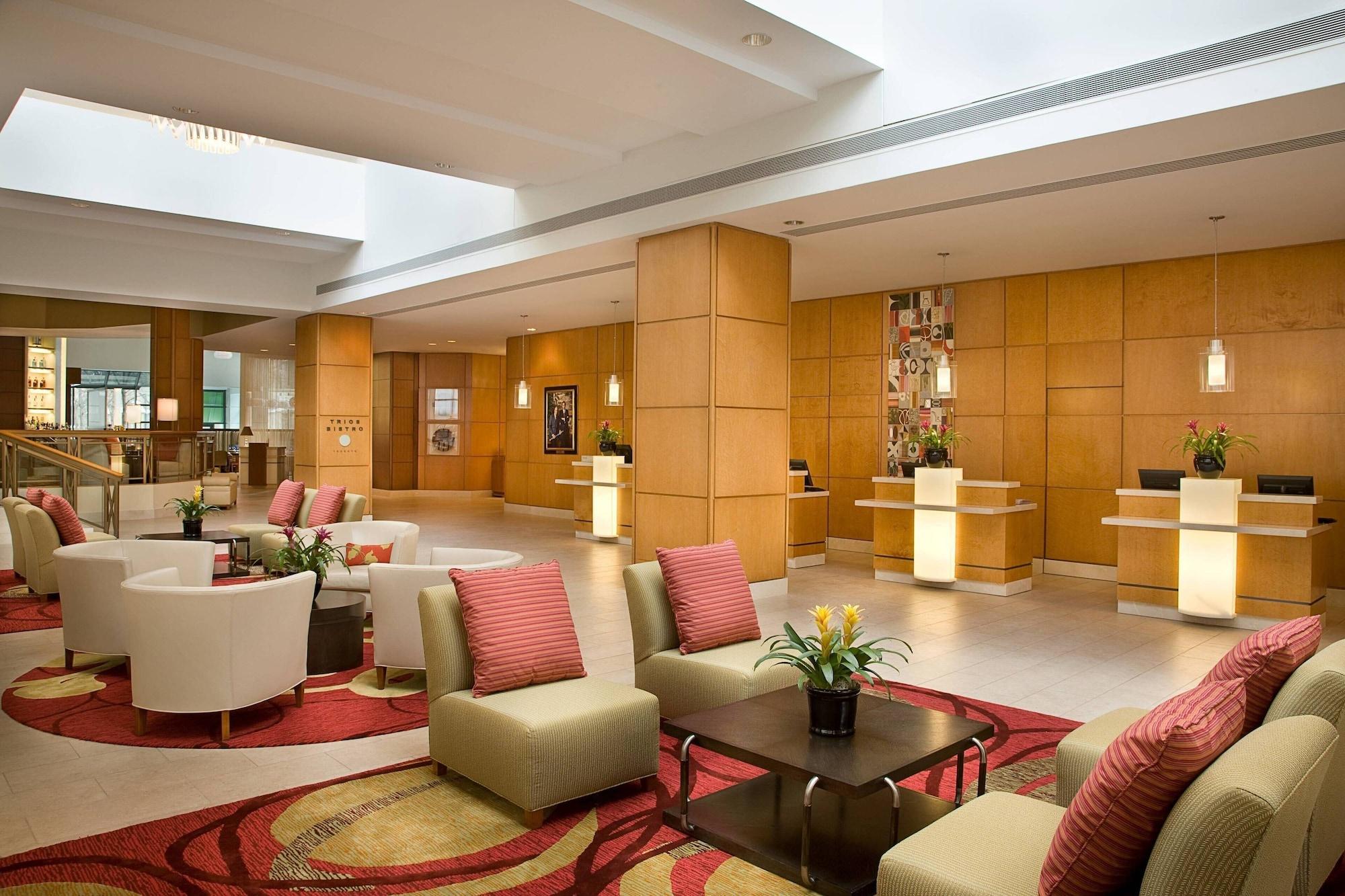 Vista Lobby Marriott Downtown at CF Toronto Eaton Centre