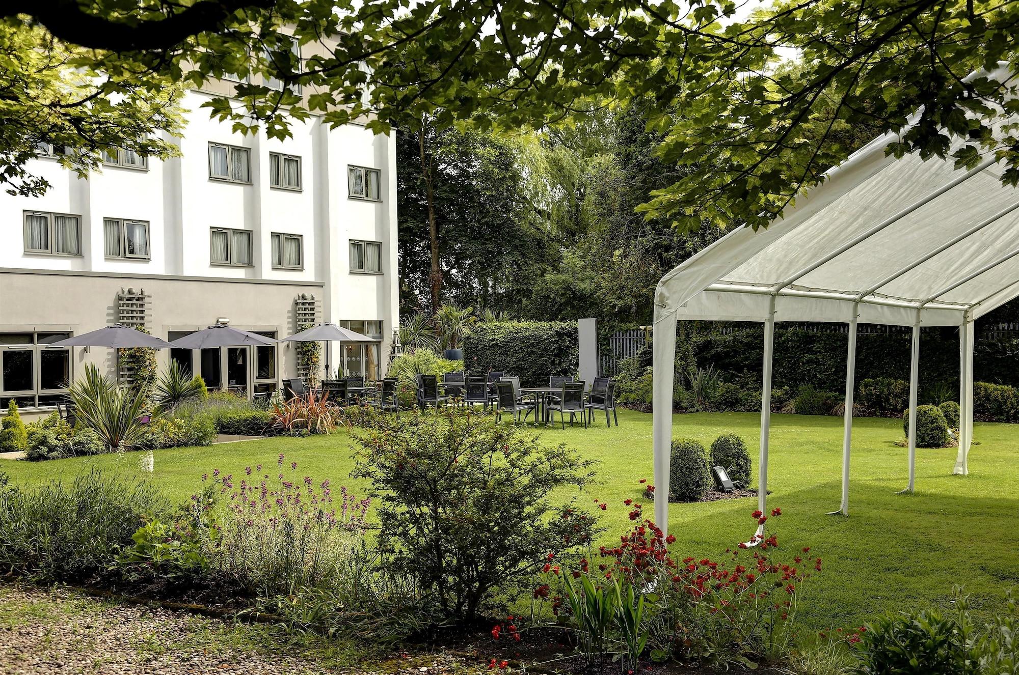 Vista Exterior Best Western Plus Pinewood Manchester Airport-Wilmslow Hotel
