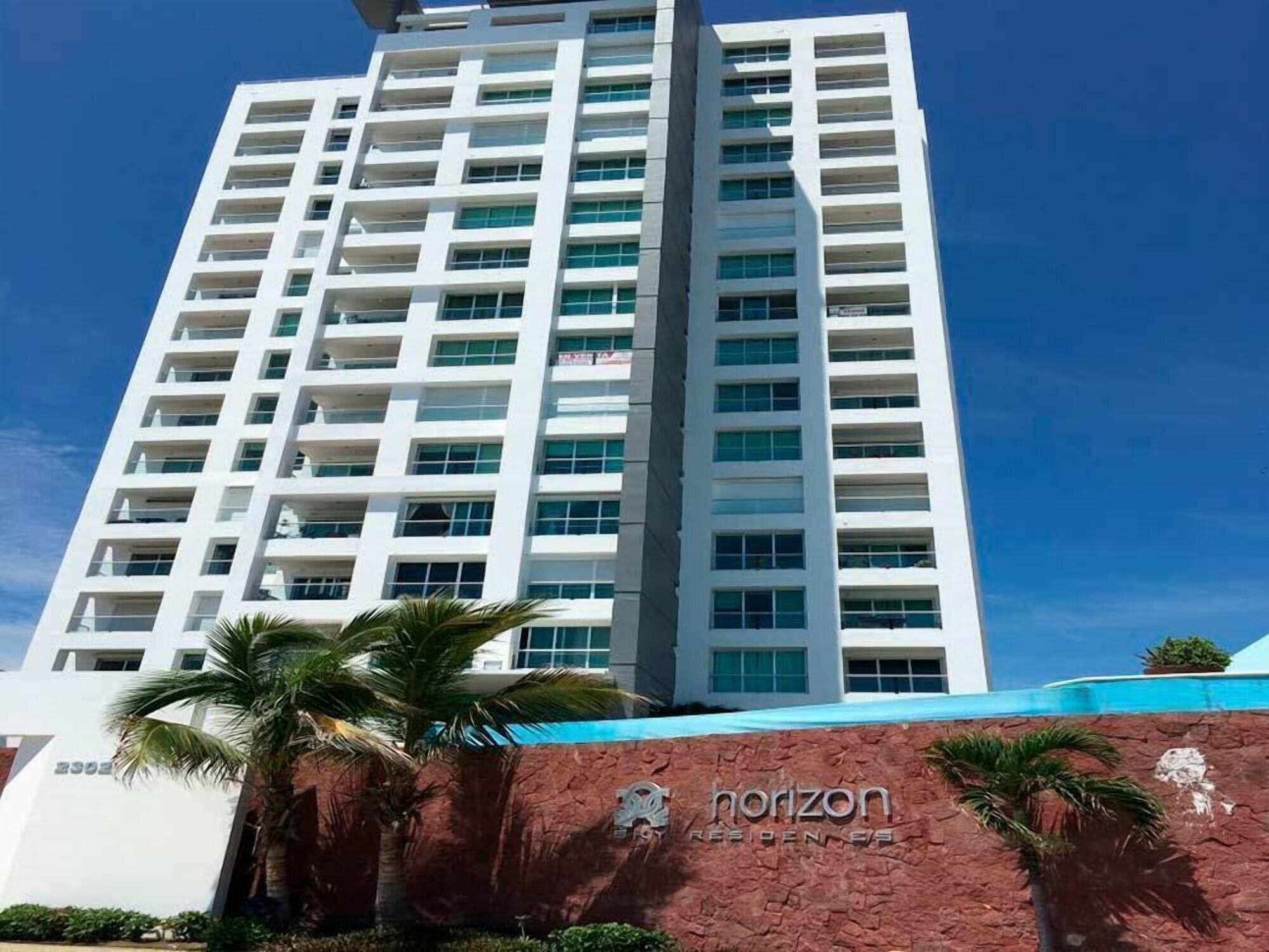 Vista Exterior Condos Horizon