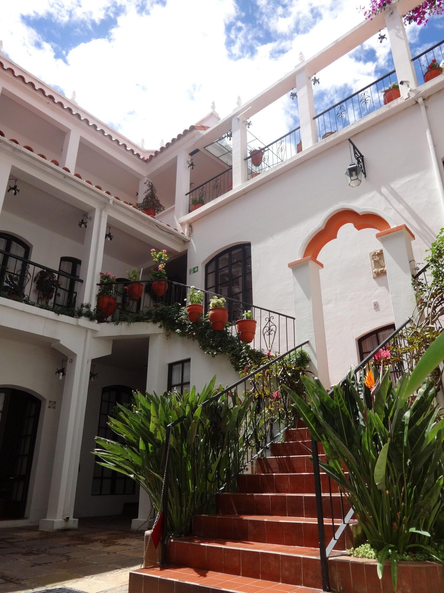 Vista Lobby De Su Merced