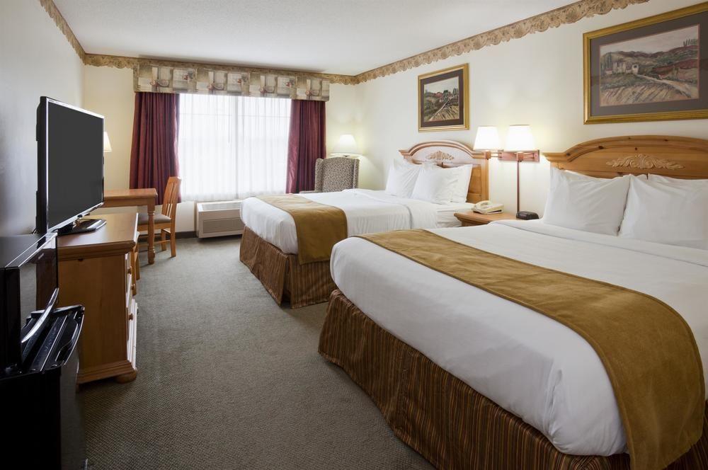 Habitación Crossings by GrandStay Inn and Suites